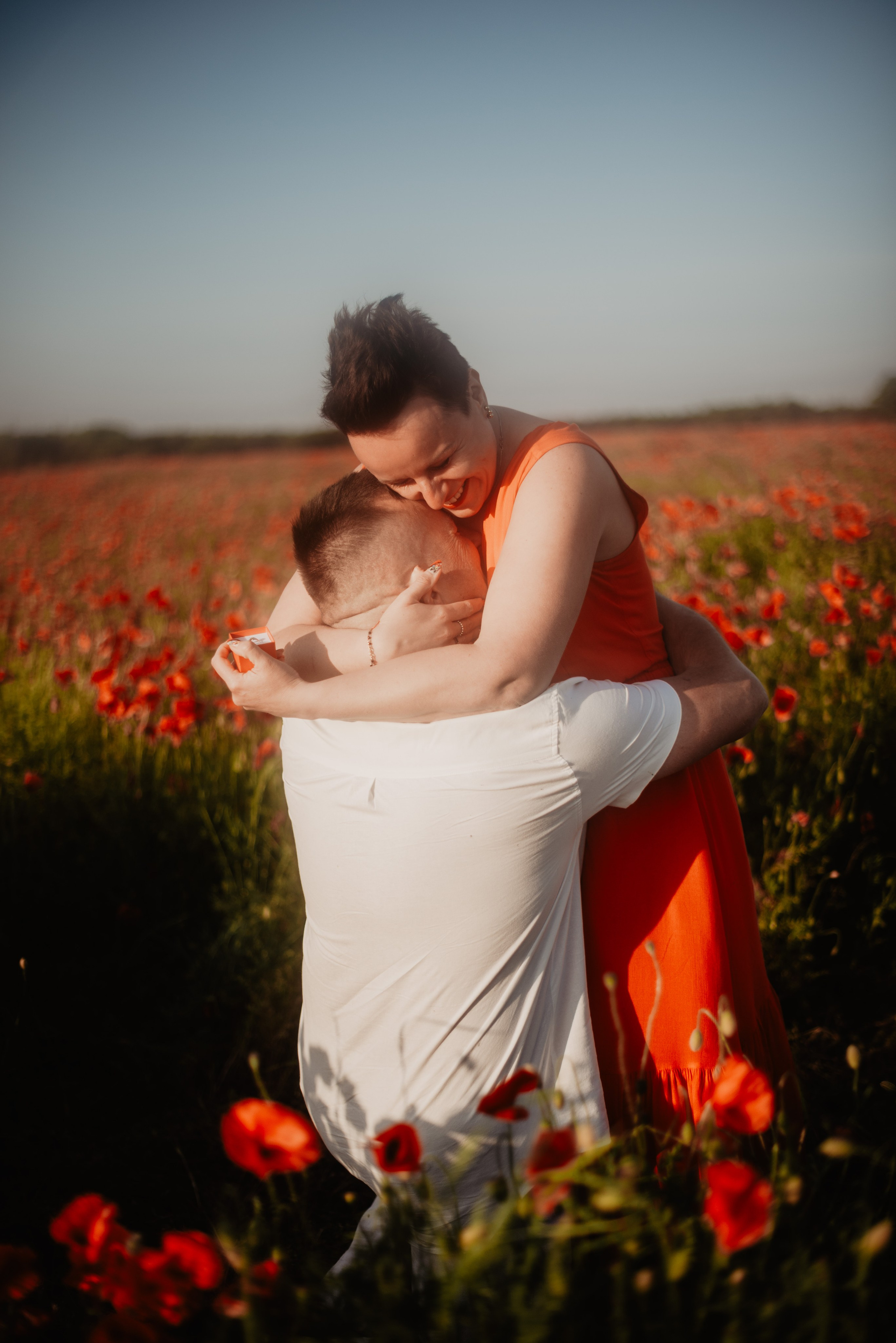 Kasia & Marcin. Pole makowe i zaskakujący finał sesji. Bałanda Fotografia – Sesje Kobiece, Rodzinne, Miłosne, Reportaże | Katowice Śląsk