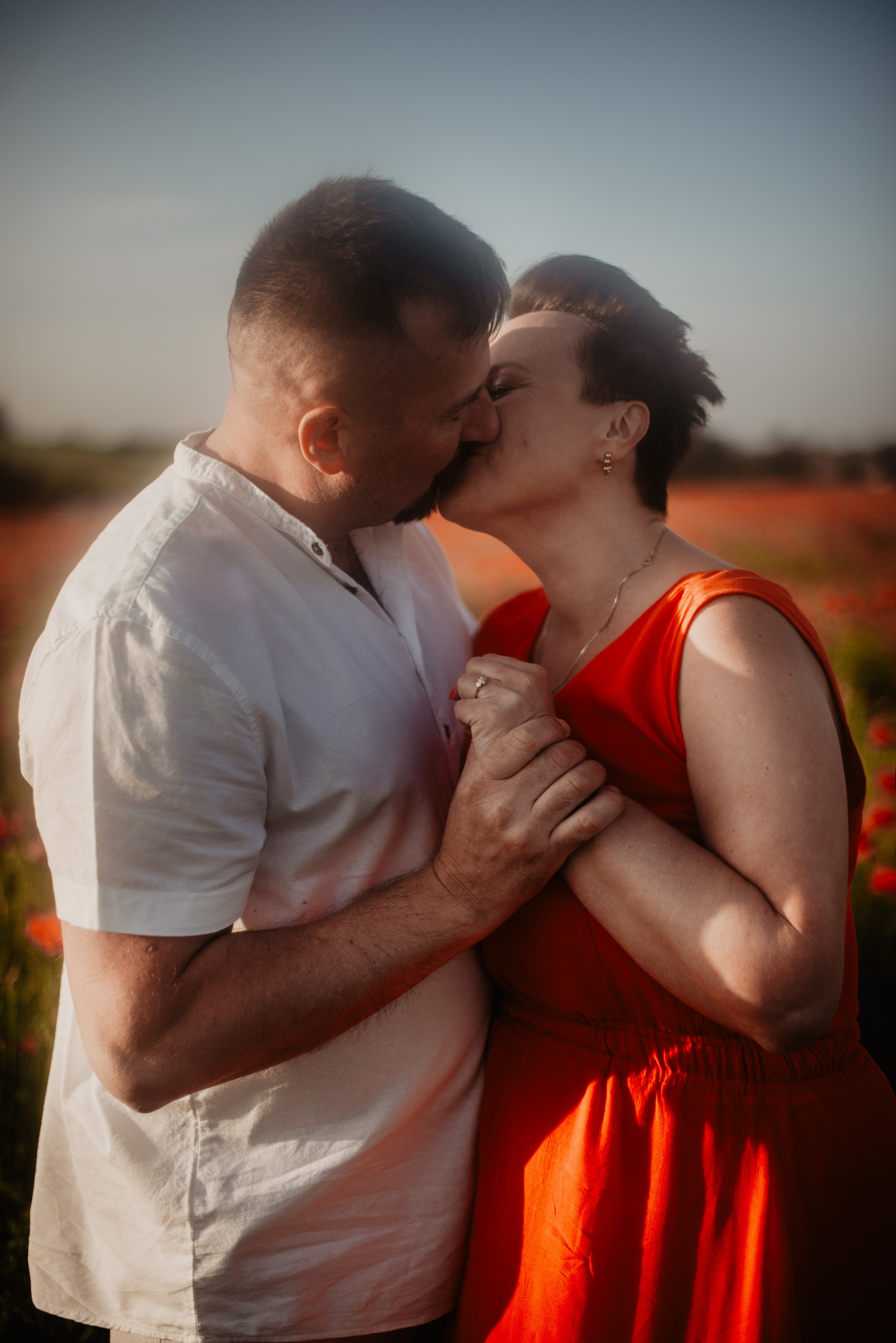 Kasia & Marcin. Pole makowe i zaskakujący finał sesji. Bałanda Fotografia – Sesje Kobiece, Rodzinne, Miłosne, Reportaże | Katowice Śląsk