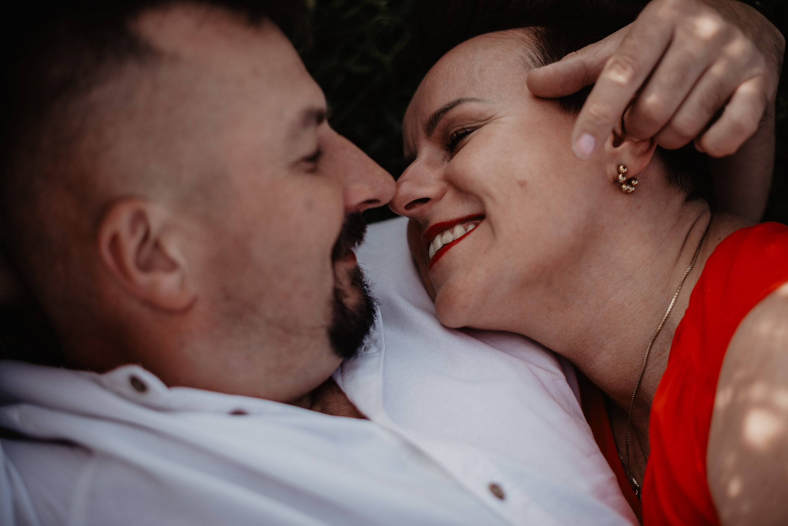 Kasia & Marcin. Pole makowe i zaskakujący finał sesji. Bałanda Fotografia – Sesje Kobiece, Rodzinne, Miłosne, Reportaże | Katowice Śląsk