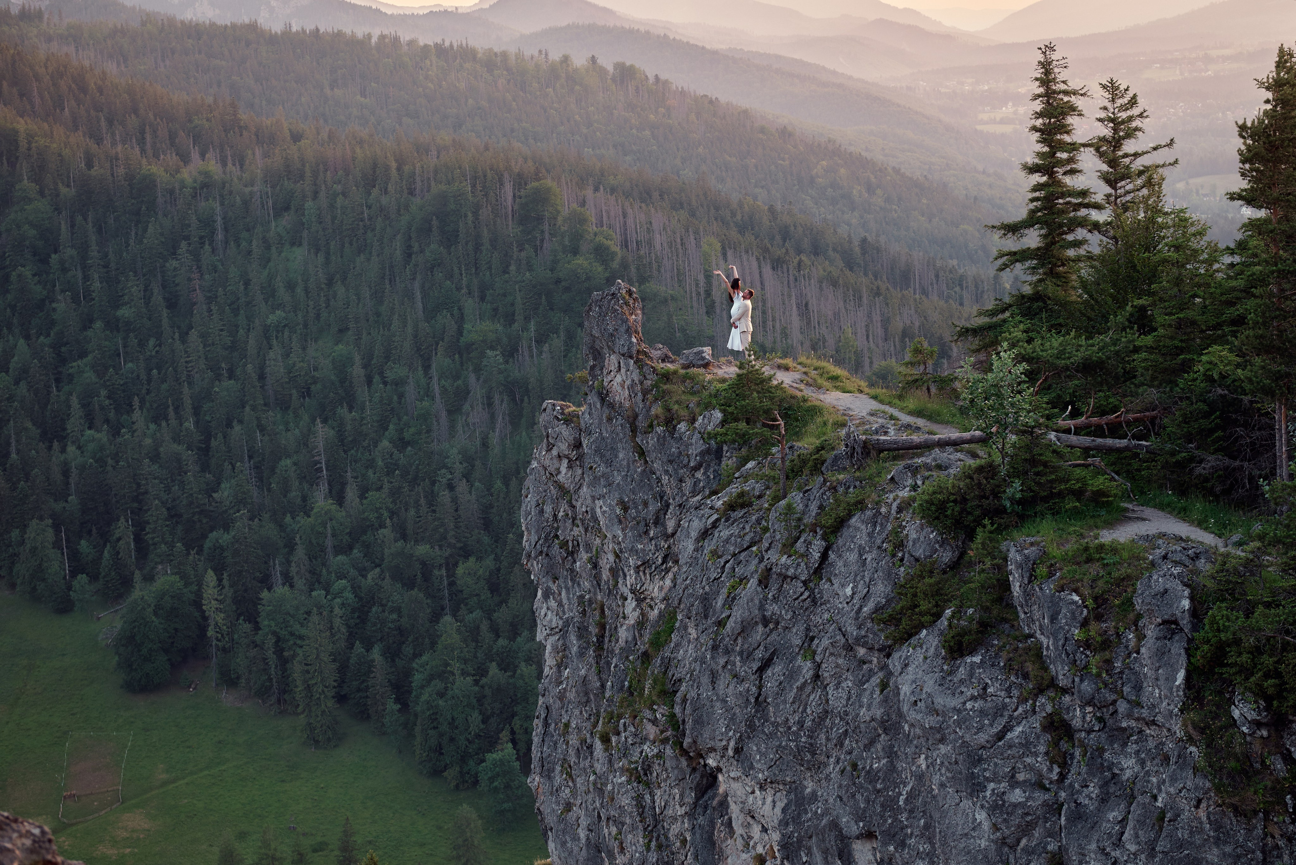Calgary wedding photo and video. Photographer Andrii Bielikov