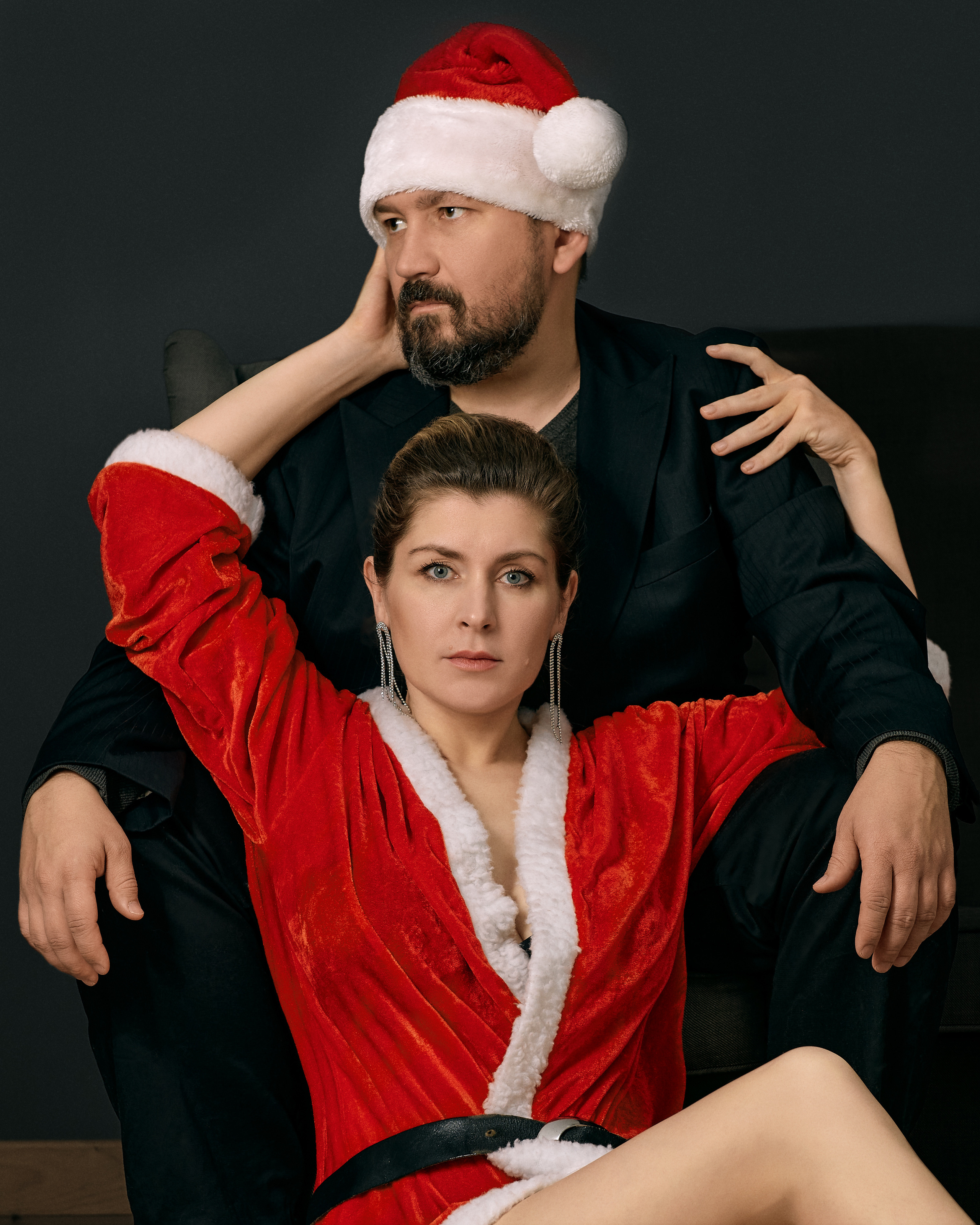 Family photoshoot in Bad Santa style