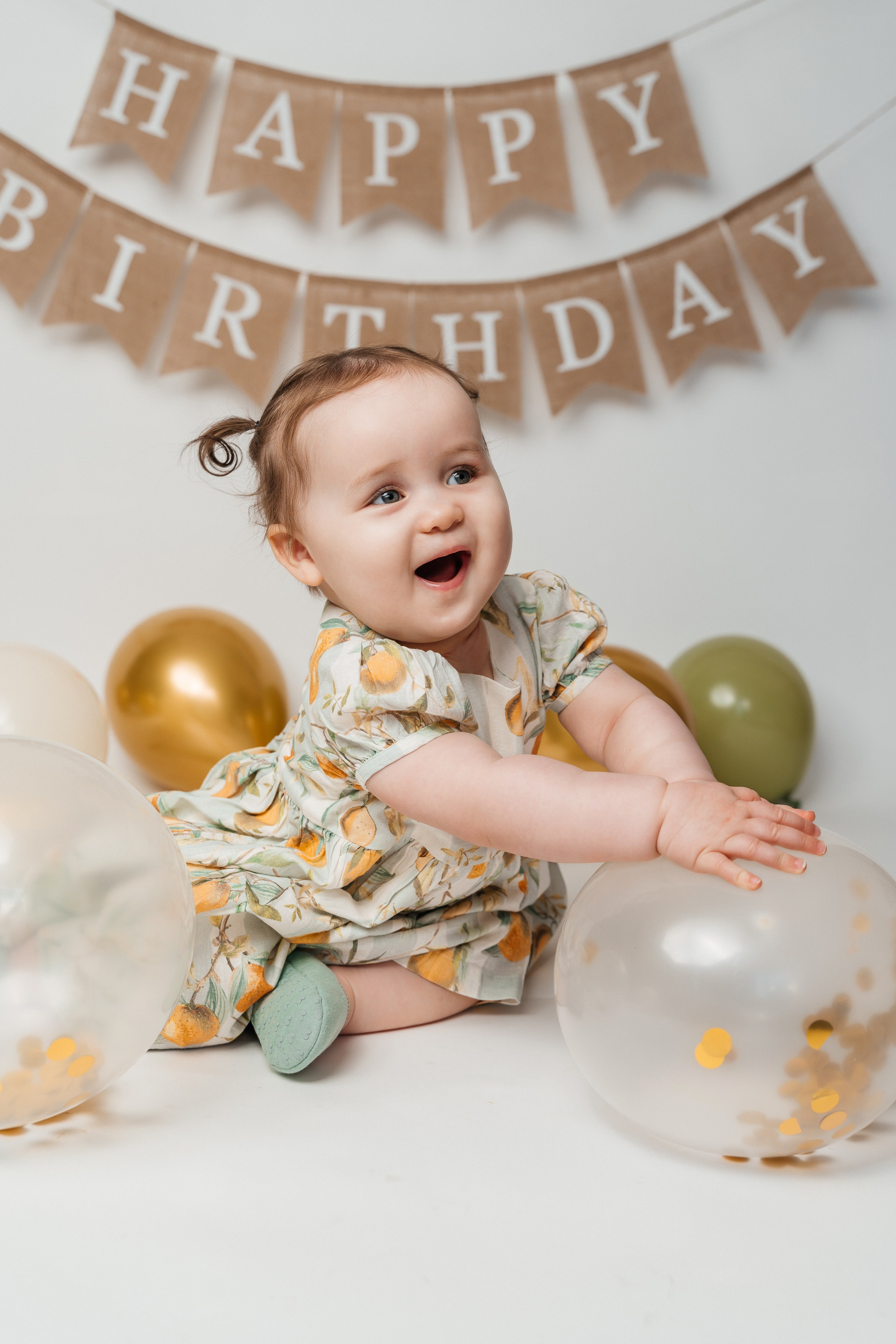 Zarina’s pregnancy photoshoot at the lavender farm. Photographer in England Ekaterina Romanova