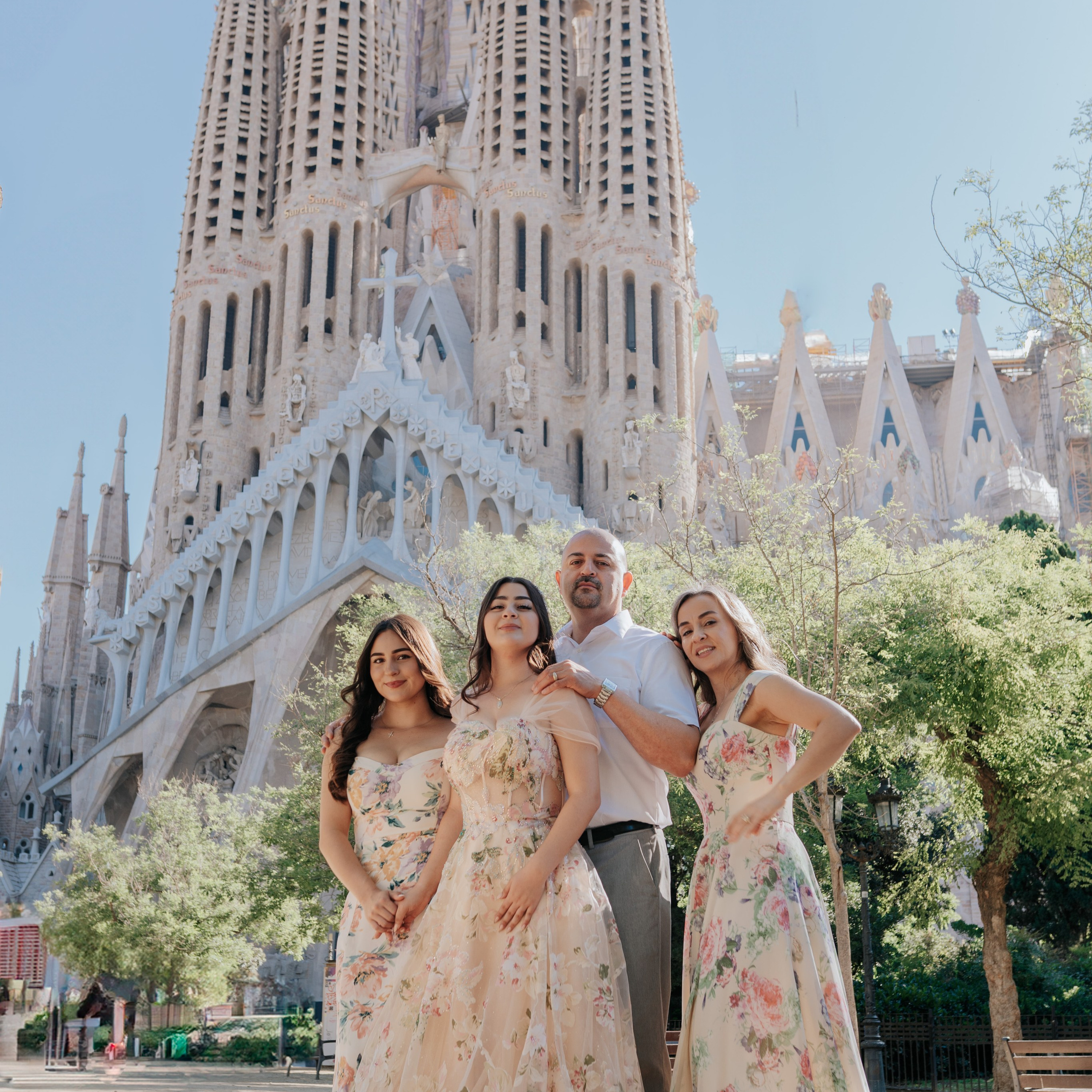 DiaFoto — Professional photographer Photoshoot tips for Barcelona. DiaFoto — Wow Photographer in Barcelona | Premium Barcelona Photoshoot Experience