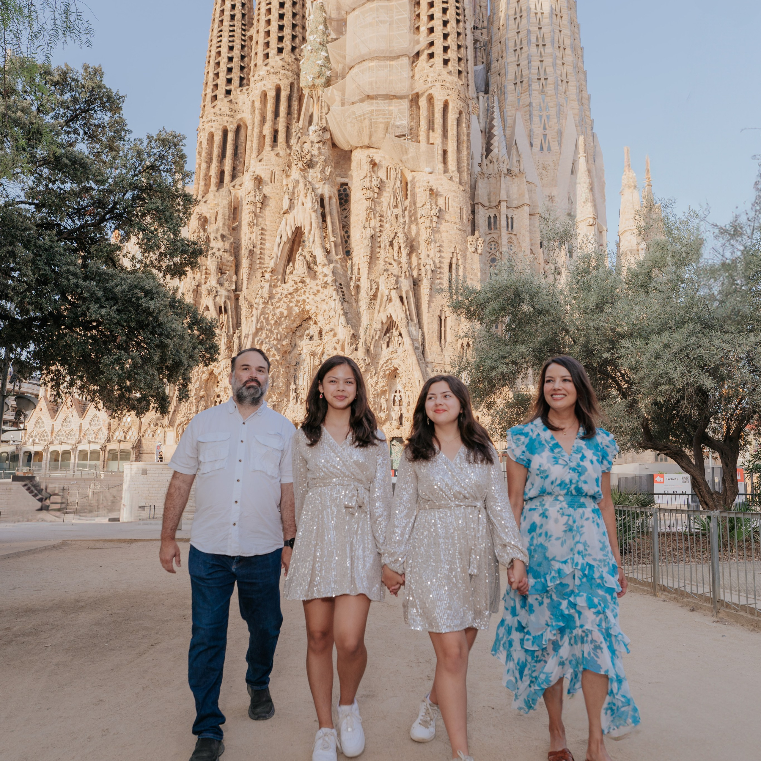 DiaFoto — Professional photographer Photoshoot tips for Barcelona. DiaFoto — Wow Photographer in Barcelona | Premium Barcelona Photoshoot Experience