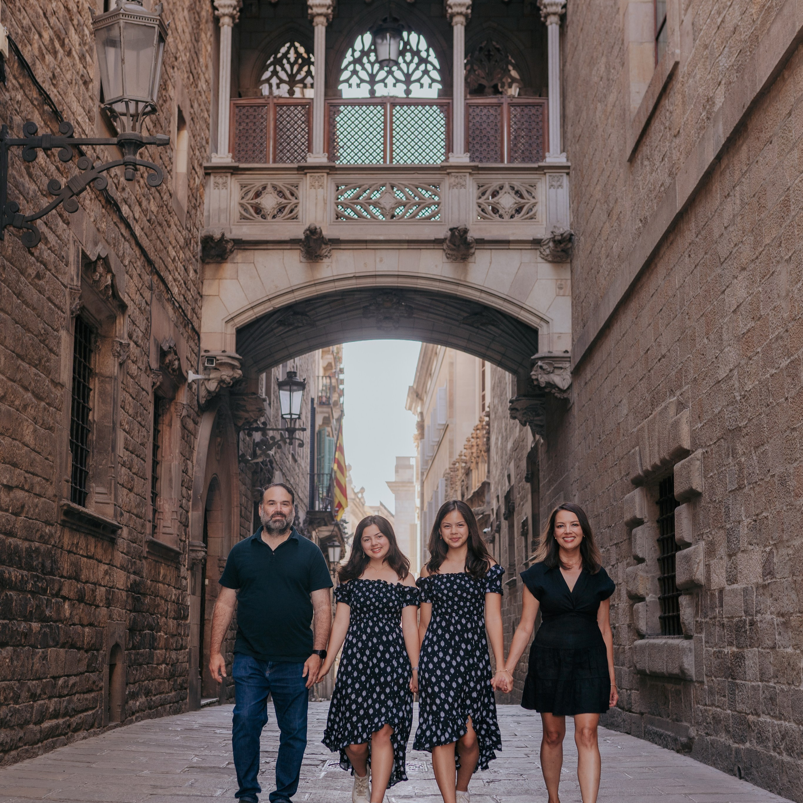 DiaFoto — Professional photographer Photoshoot tips for Barcelona. DiaFoto — Wow Photographer in Barcelona | Premium Barcelona Photoshoot Experience