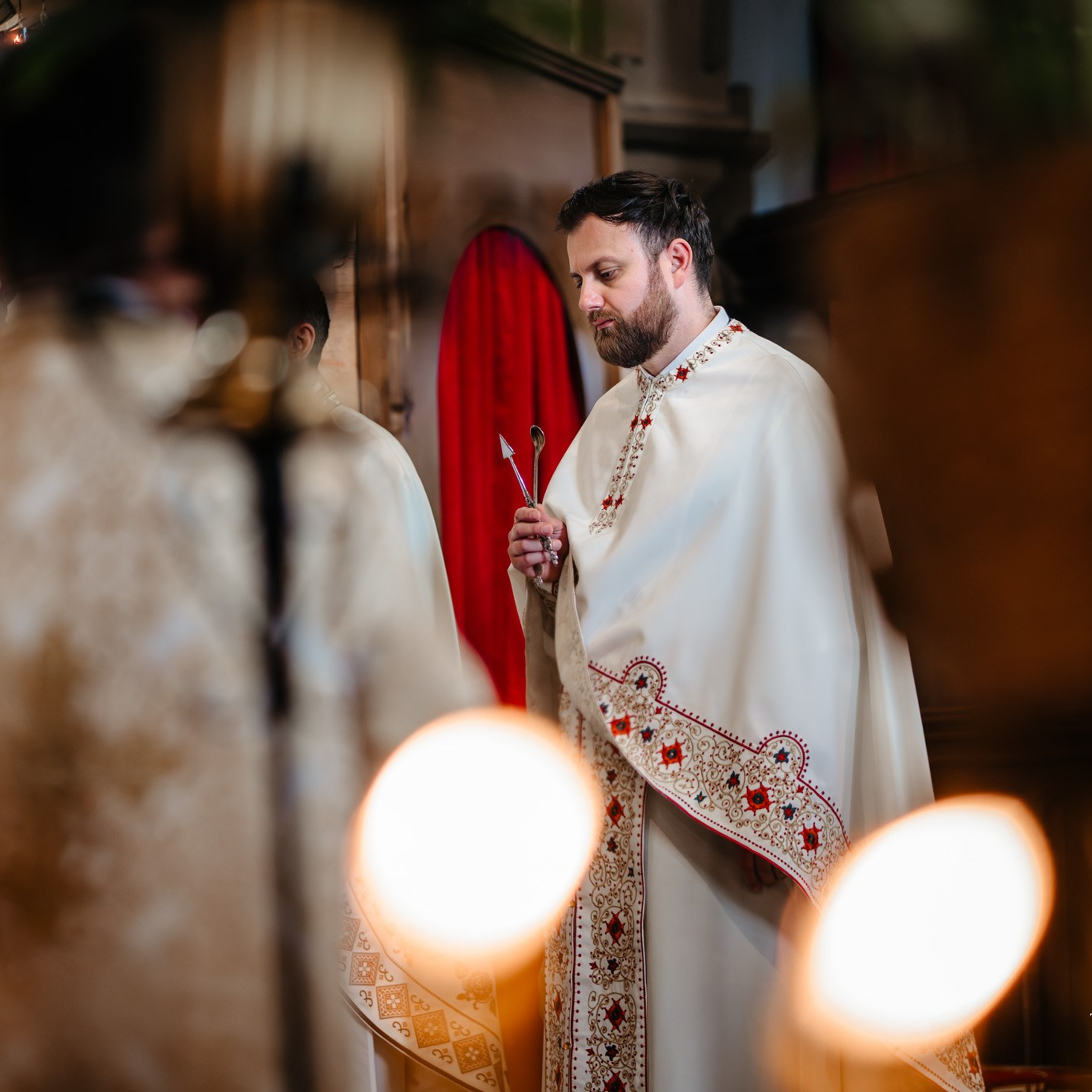 Sambata lui Lazar si Hramul la Biserica Romaneasca din Southampton — Slujba arhiereasca oficiata de PS Parinte Atanasie. TANTAN IONUT FOTO & FILM