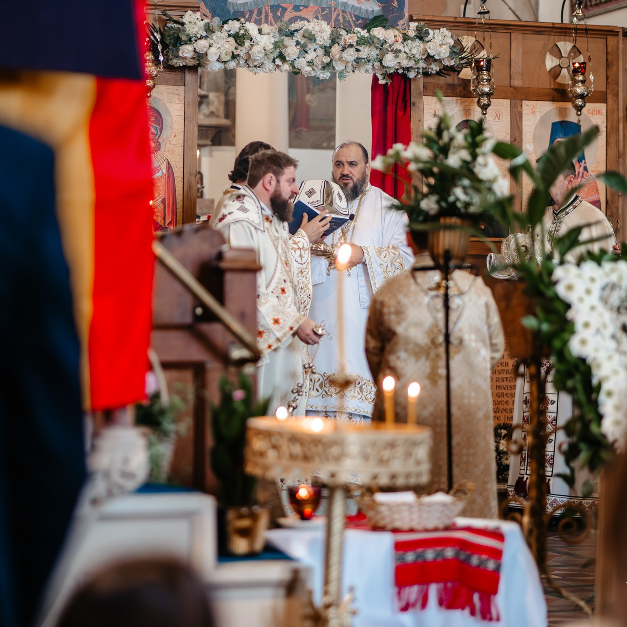 Sambata lui Lazar si Hramul la Biserica Romaneasca din Southampton — Slujba arhiereasca oficiata de PS Parinte Atanasie. TANTAN IONUT FOTO & FILM