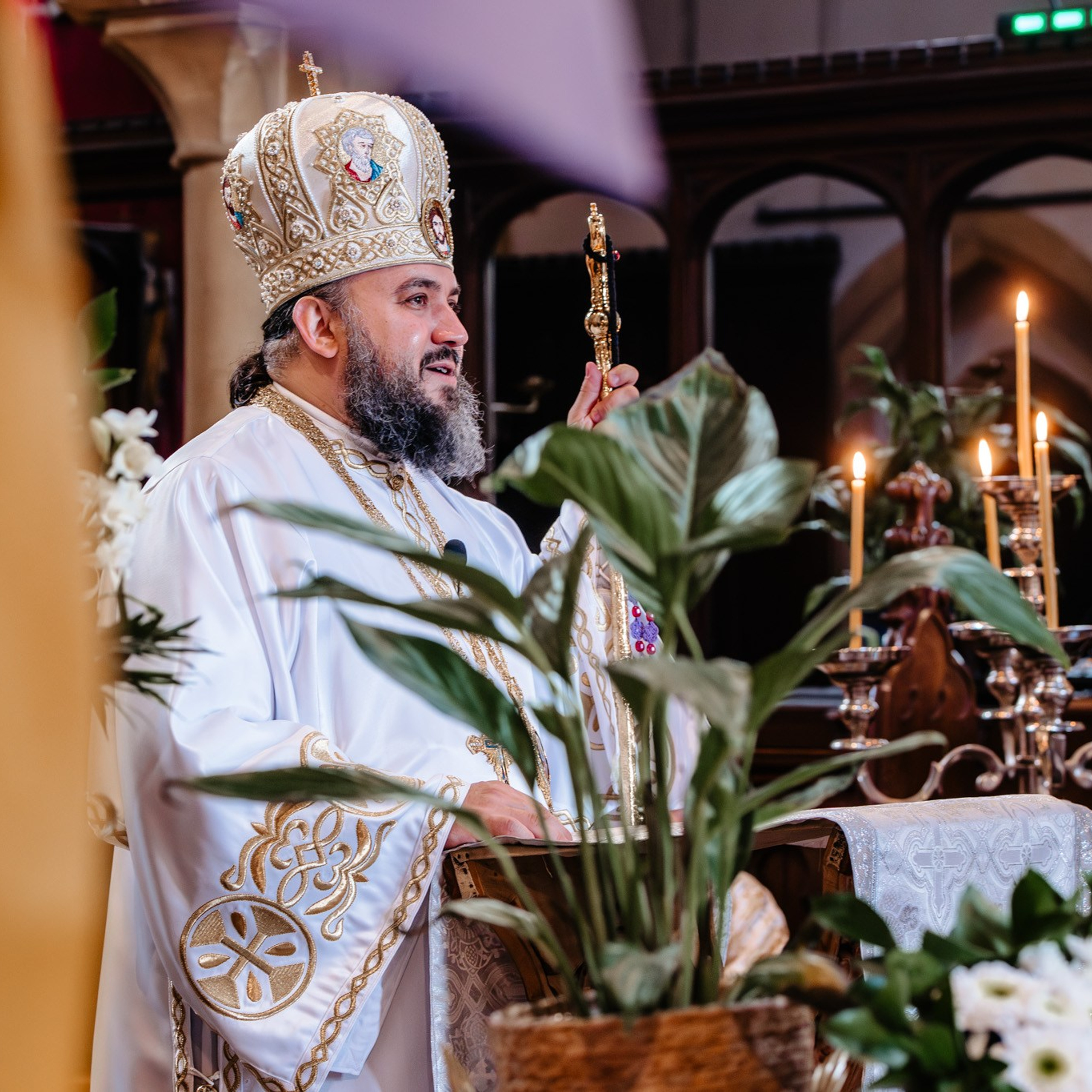 Sambata lui Lazar si Hramul la Biserica Romaneasca din Southampton — Slujba arhiereasca oficiata de PS Parinte Atanasie. TANTAN IONUT FOTO & FILM