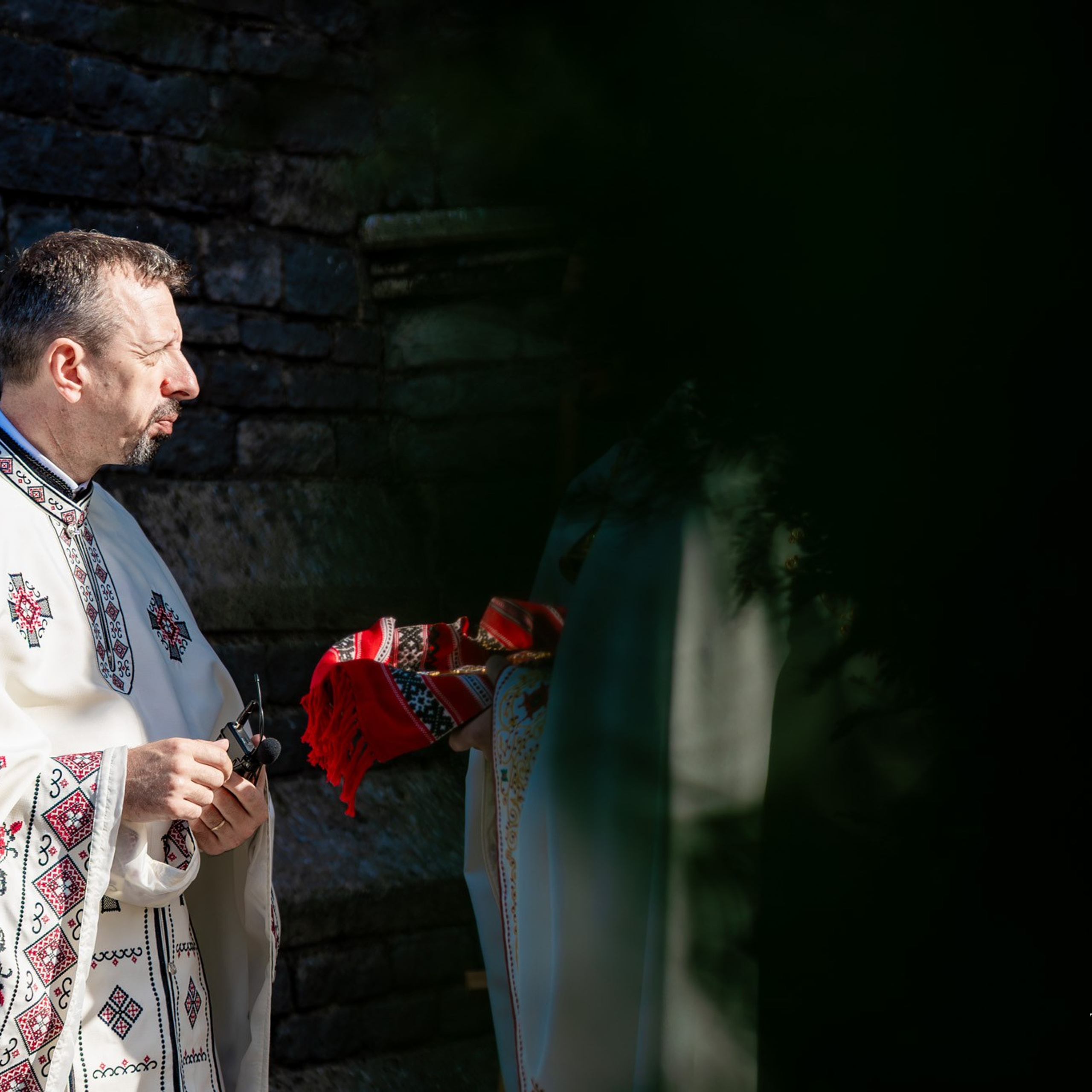 Sambata lui Lazar si Hramul la Biserica Romaneasca din Southampton — Slujba arhiereasca oficiata de PS Parinte Atanasie. TANTAN IONUT FOTO & FILM