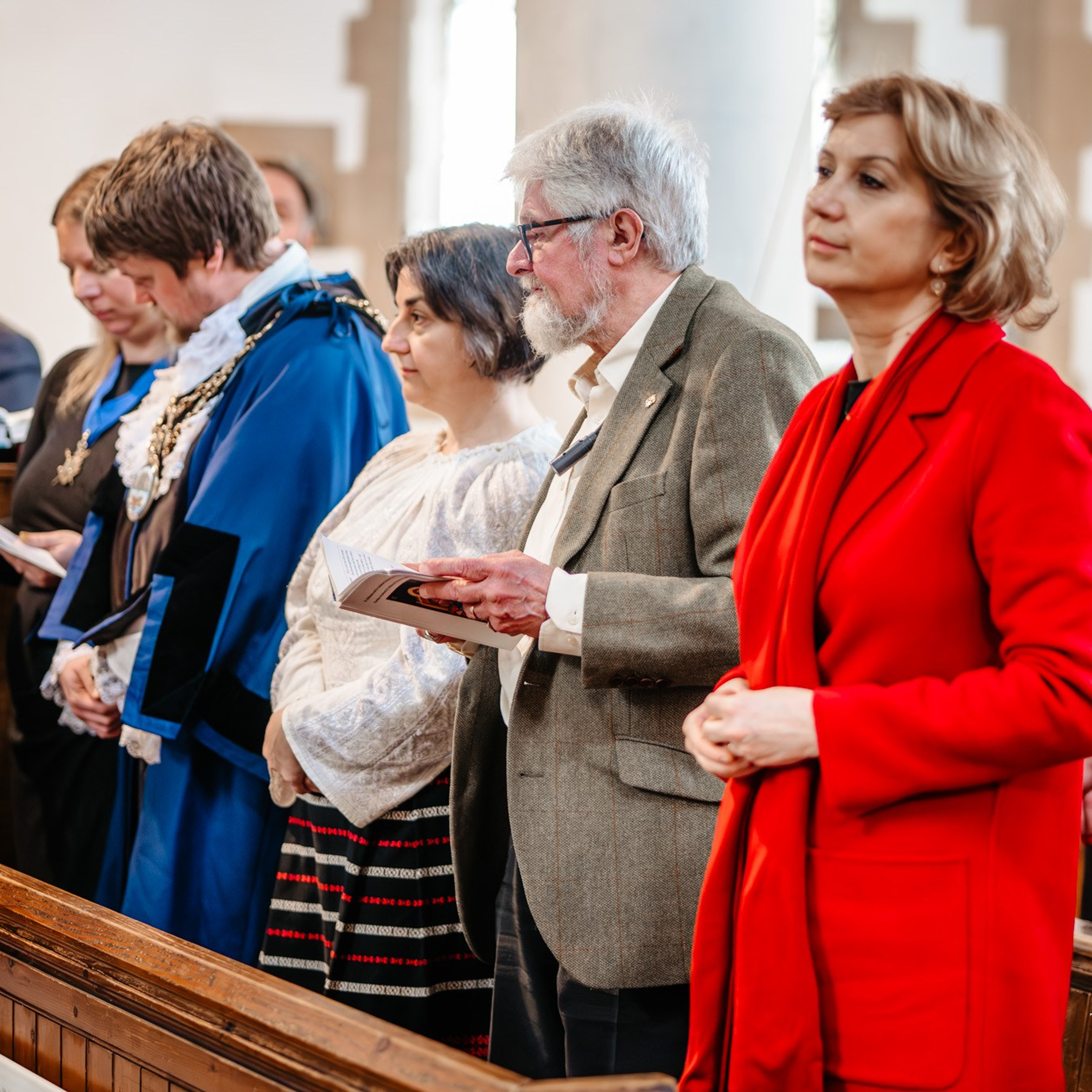 Sambata lui Lazar si Hramul la Biserica Romaneasca din Southampton — Slujba arhiereasca oficiata de PS Parinte Atanasie. TANTAN IONUT FOTO & FILM