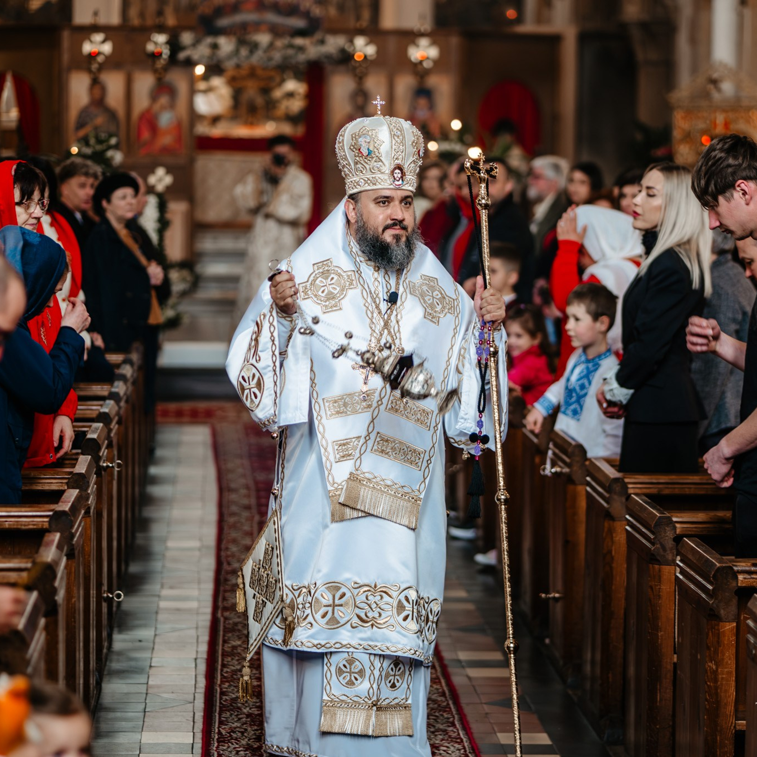 Sambata lui Lazar si Hramul la Biserica Romaneasca din Southampton — Slujba arhiereasca oficiata de PS Parinte Atanasie. TANTAN IONUT FOTO & FILM