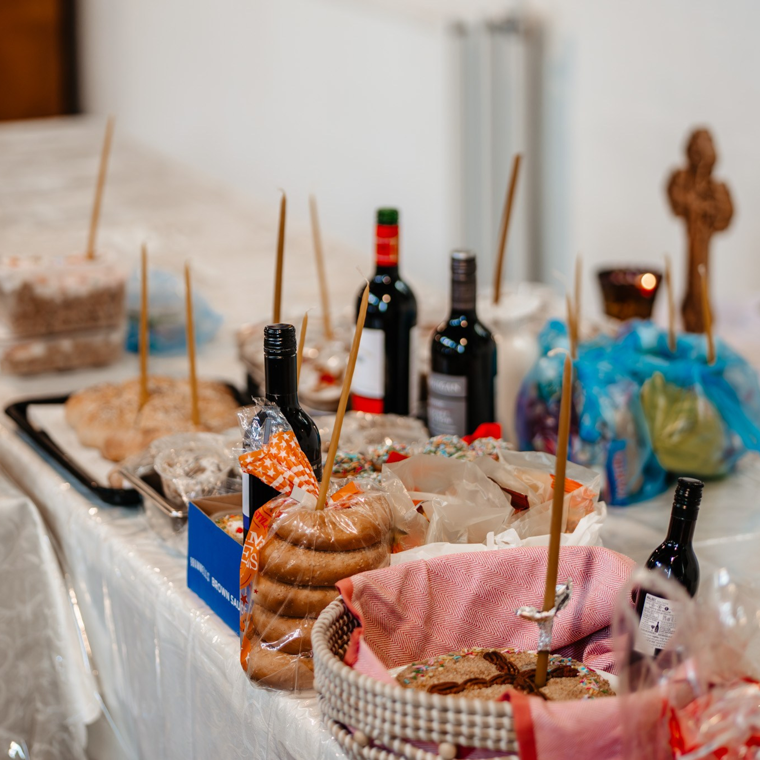 Sambata lui Lazar si Hramul la Biserica Romaneasca din Southampton — Slujba arhiereasca oficiata de PS Parinte Atanasie. TANTAN IONUT FOTO & FILM