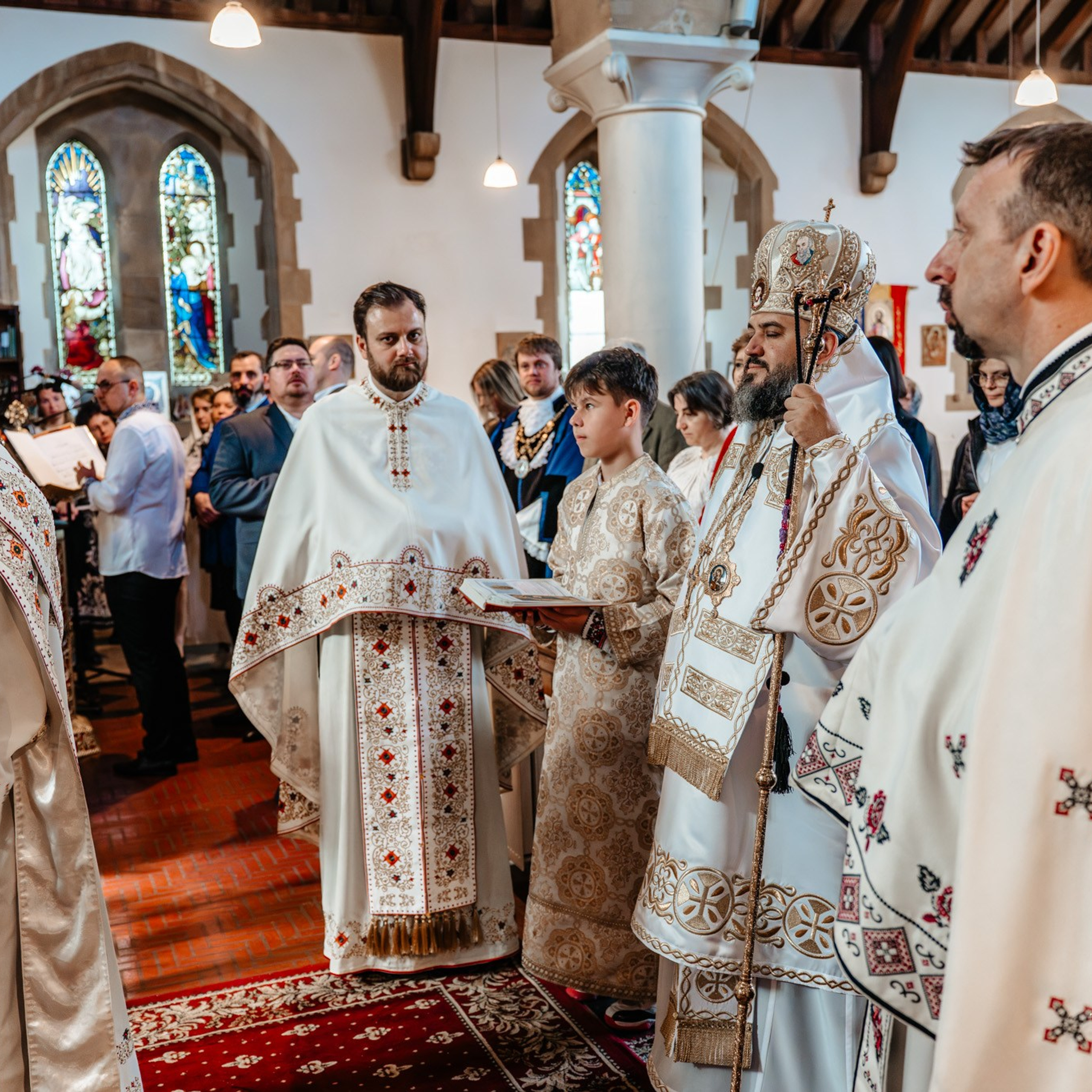 Sambata lui Lazar si Hramul la Biserica Romaneasca din Southampton — Slujba arhiereasca oficiata de PS Parinte Atanasie. TANTAN IONUT FOTO & FILM