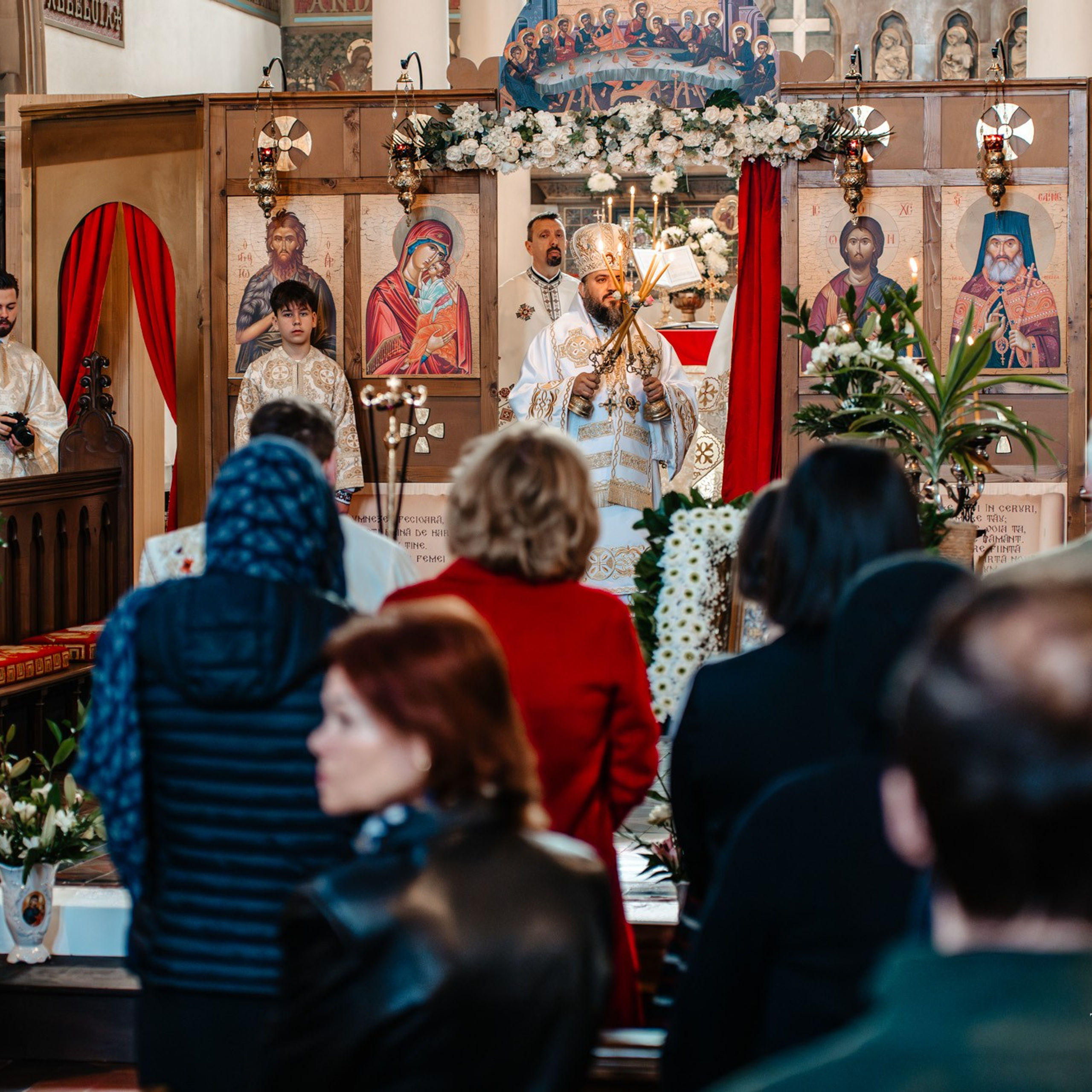 Sambata lui Lazar si Hramul la Biserica Romaneasca din Southampton — Slujba arhiereasca oficiata de PS Parinte Atanasie. TANTAN IONUT FOTO & FILM