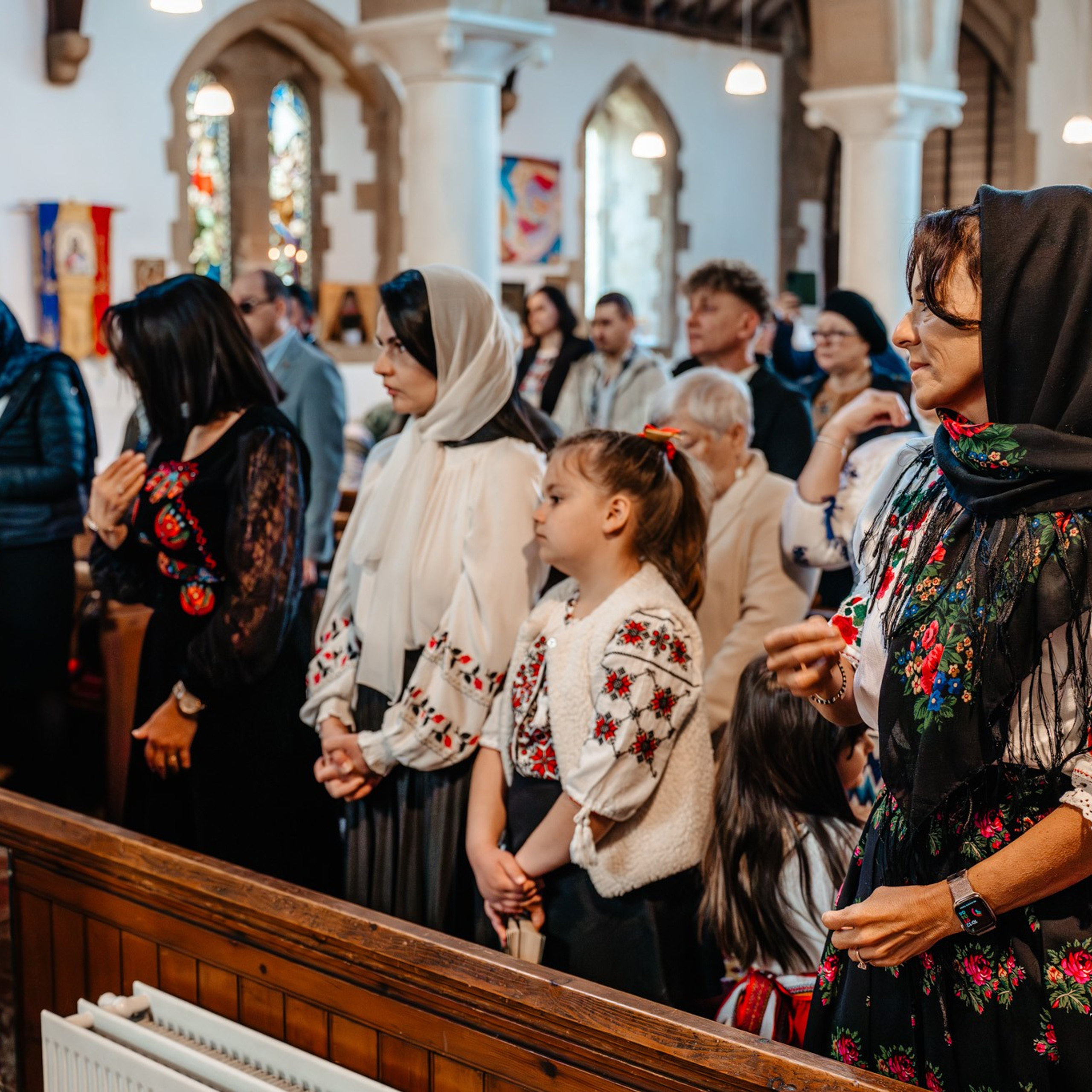Sambata lui Lazar si Hramul la Biserica Romaneasca din Southampton — Slujba arhiereasca oficiata de PS Parinte Atanasie. TANTAN IONUT FOTO & FILM