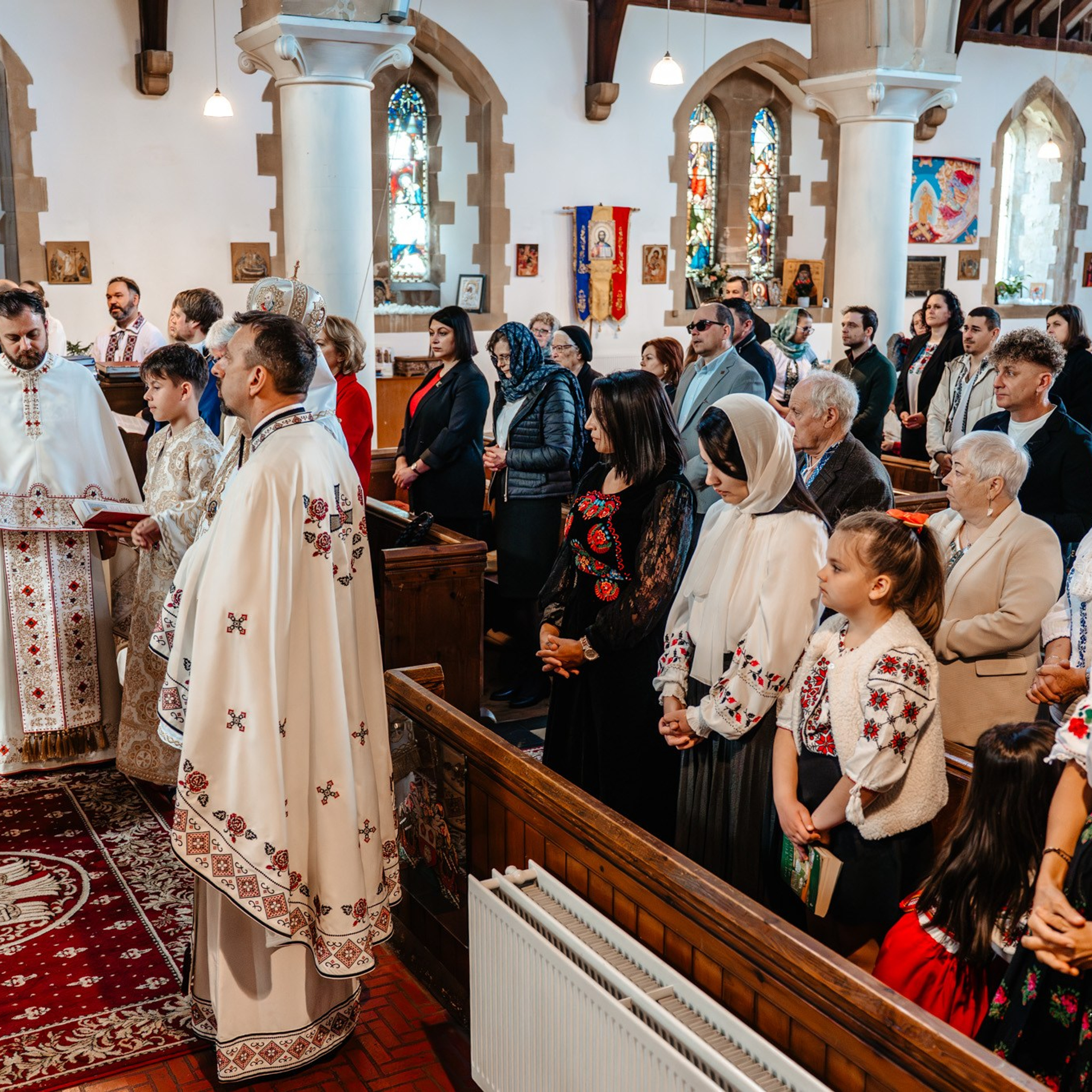 Sambata lui Lazar si Hramul la Biserica Romaneasca din Southampton — Slujba arhiereasca oficiata de PS Parinte Atanasie. TANTAN IONUT FOTO & FILM