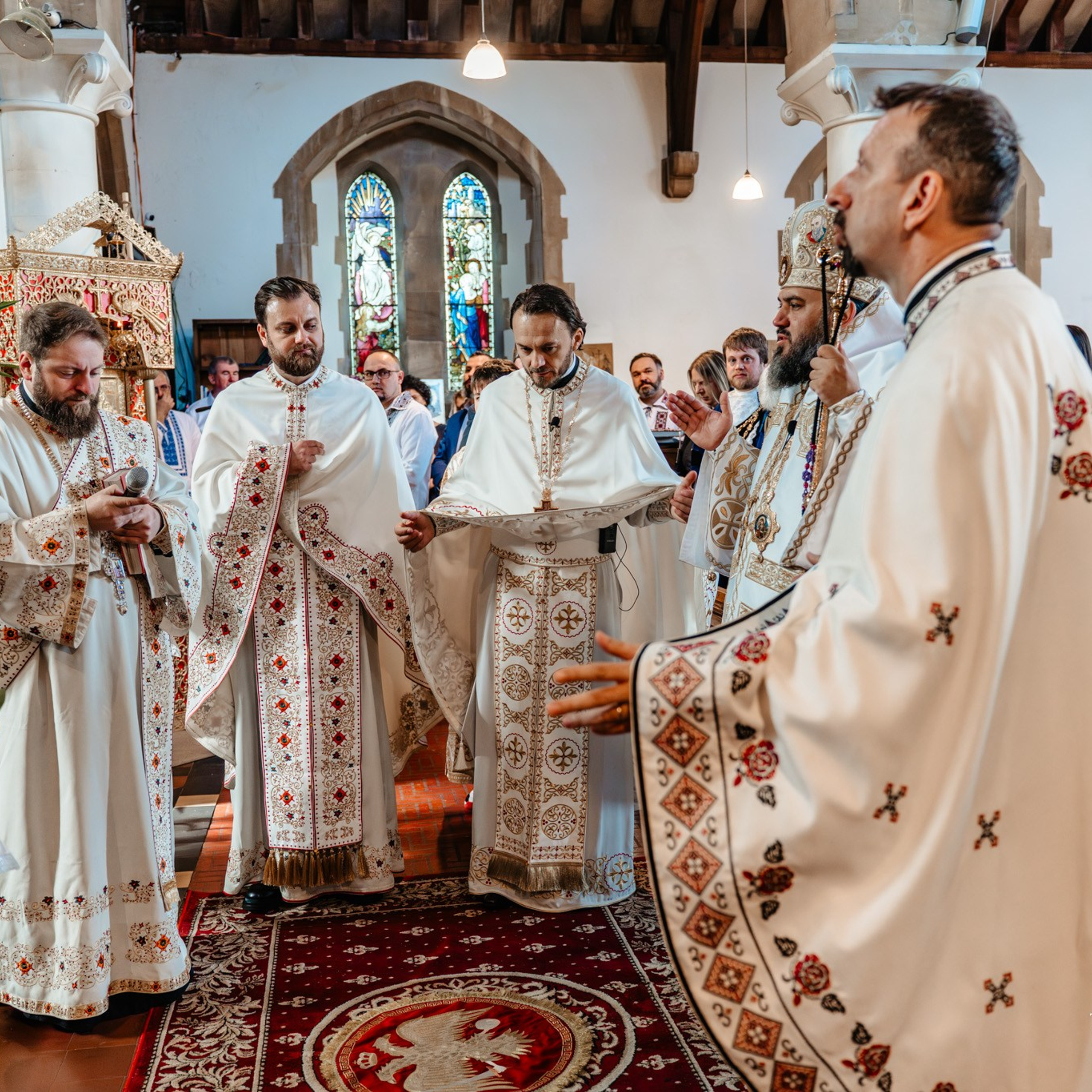 Sambata lui Lazar si Hramul la Biserica Romaneasca din Southampton — Slujba arhiereasca oficiata de PS Parinte Atanasie. TANTAN IONUT FOTO & FILM