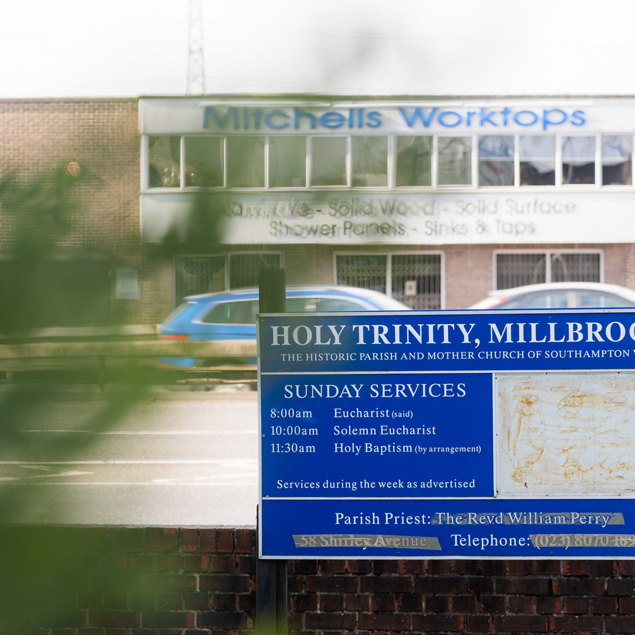 Sambata lui Lazar si Hramul la Biserica Romaneasca din Southampton — Slujba arhiereasca oficiata de PS Parinte Atanasie. TANTAN IONUT FOTO & FILM