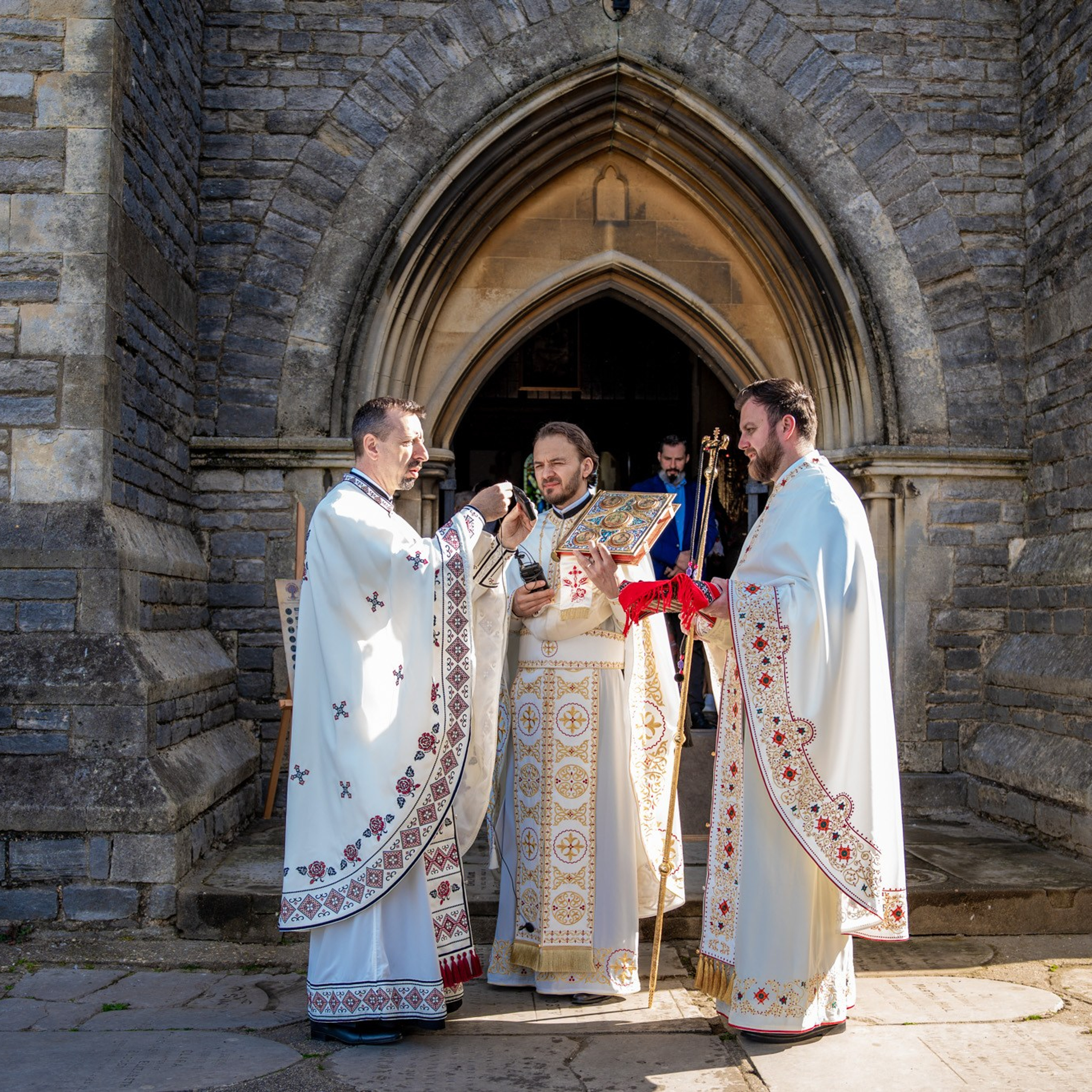Sambata lui Lazar si Hramul la Biserica Romaneasca din Southampton — Slujba arhiereasca oficiata de PS Parinte Atanasie. TANTAN IONUT FOTO & FILM