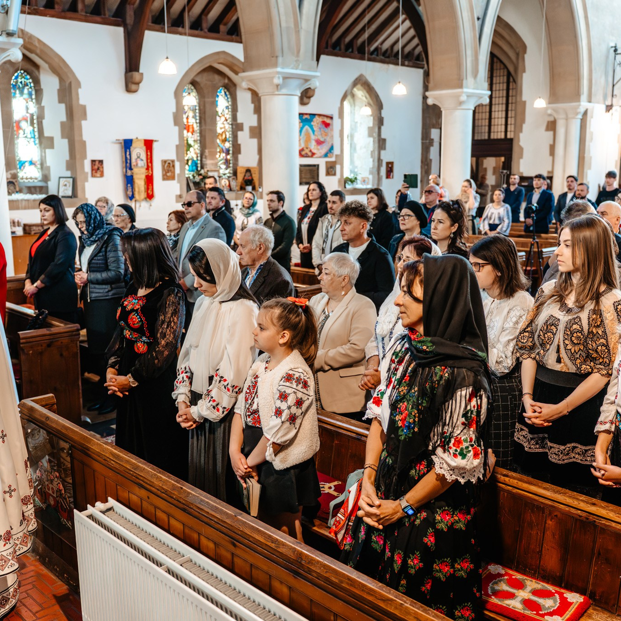 Sambata lui Lazar si Hramul la Biserica Romaneasca din Southampton — Slujba arhiereasca oficiata de PS Parinte Atanasie. TANTAN IONUT FOTO & FILM