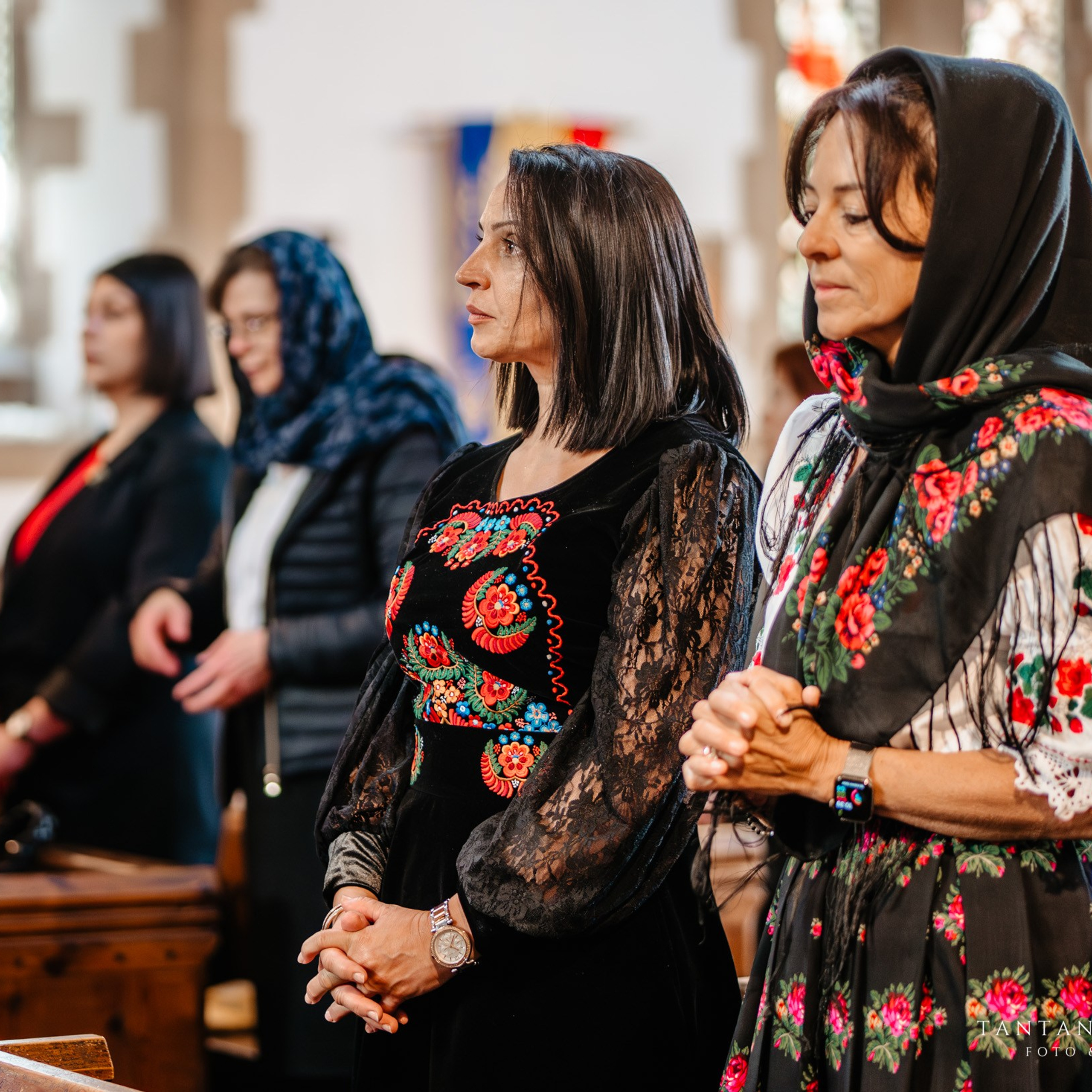 Sambata lui Lazar si Hramul la Biserica Romaneasca din Southampton — Slujba arhiereasca oficiata de PS Parinte Atanasie. TANTAN IONUT FOTO & FILM