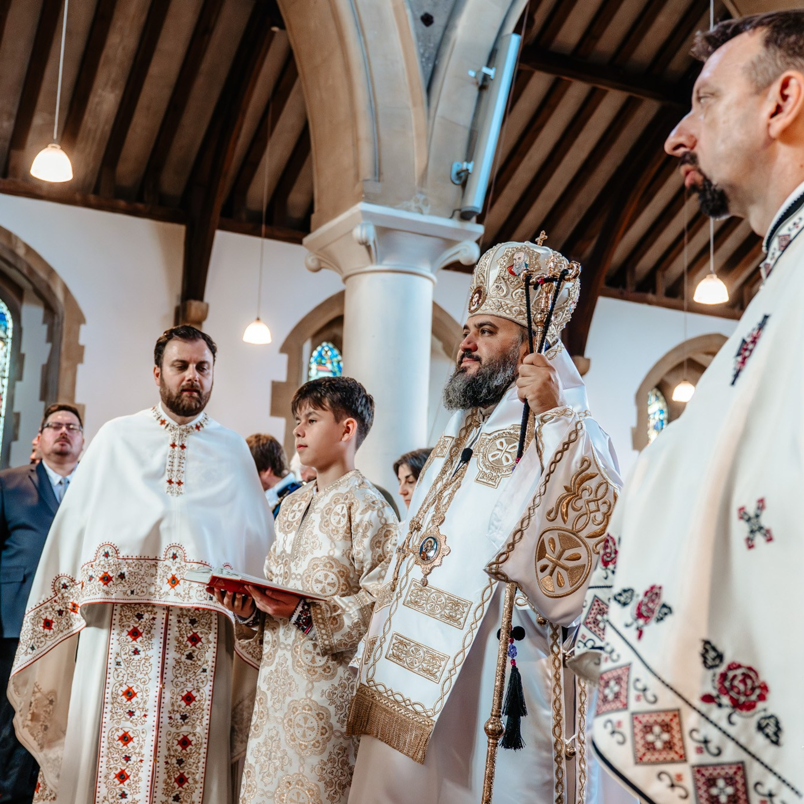 Sambata lui Lazar si Hramul la Biserica Romaneasca din Southampton — Slujba arhiereasca oficiata de PS Parinte Atanasie. TANTAN IONUT FOTO & FILM