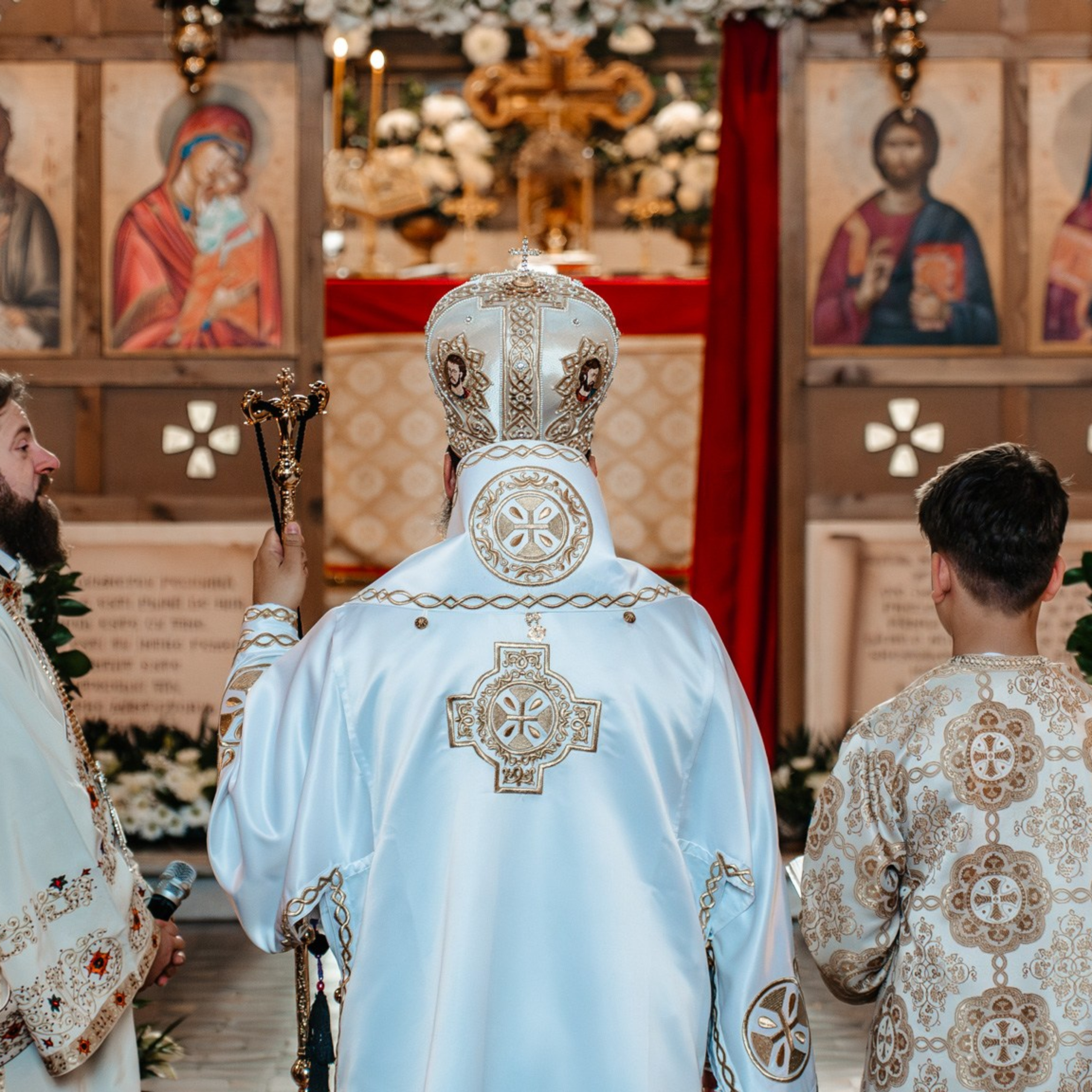 Sambata lui Lazar si Hramul la Biserica Romaneasca din Southampton — Slujba arhiereasca oficiata de PS Parinte Atanasie. TANTAN IONUT FOTO & FILM