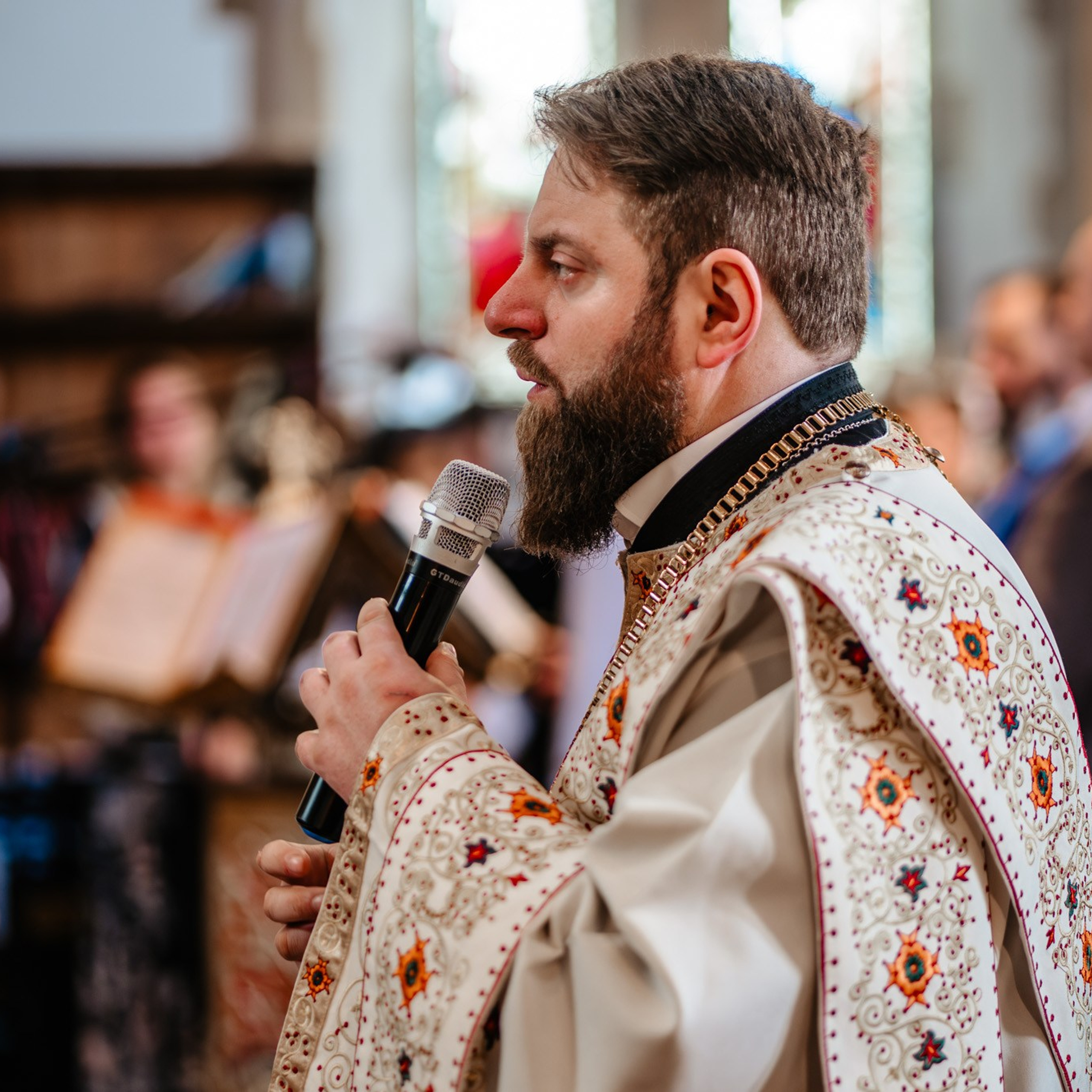 Sambata lui Lazar si Hramul la Biserica Romaneasca din Southampton — Slujba arhiereasca oficiata de PS Parinte Atanasie. TANTAN IONUT FOTO & FILM