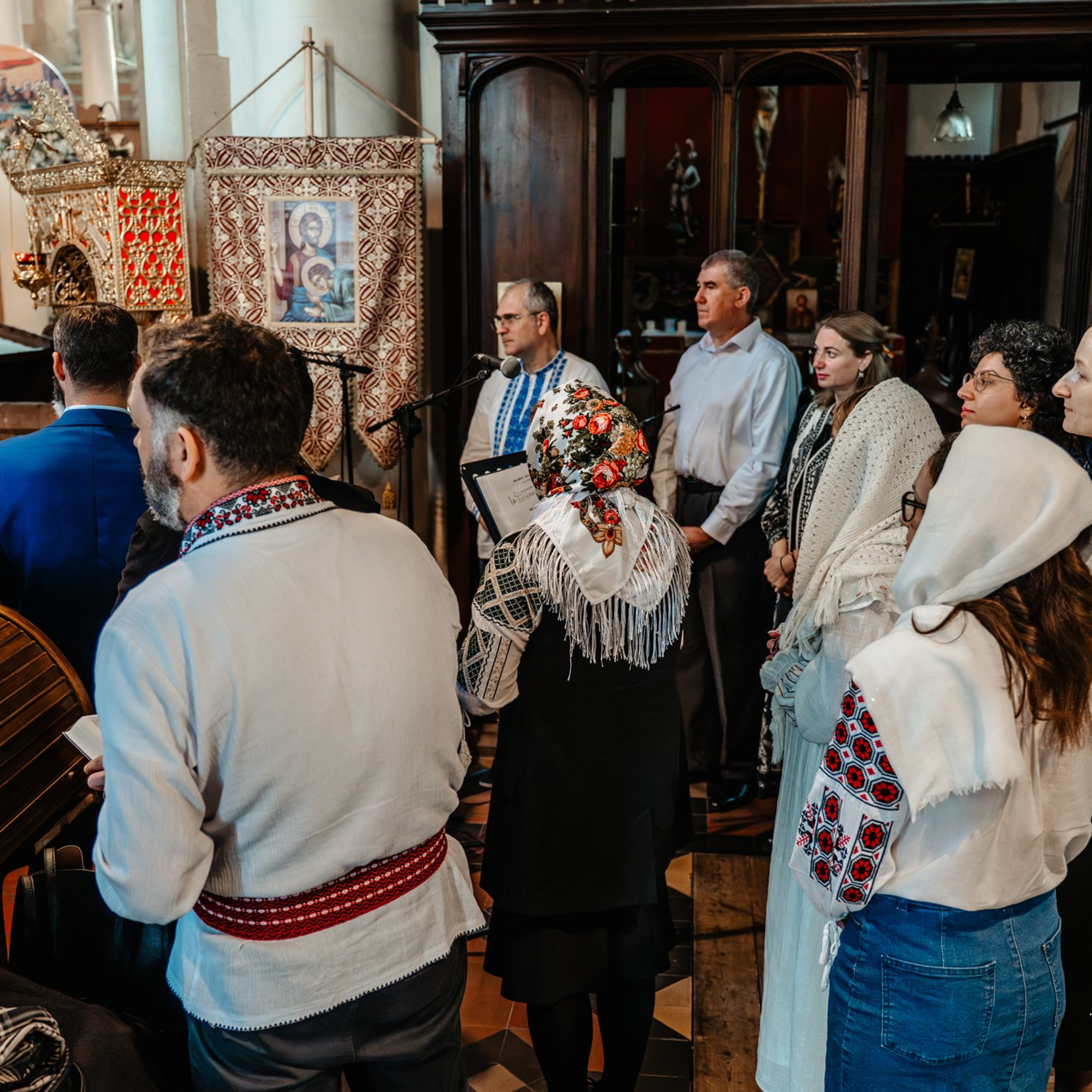 Sambata lui Lazar si Hramul la Biserica Romaneasca din Southampton — Slujba arhiereasca oficiata de PS Parinte Atanasie. TANTAN IONUT FOTO & FILM