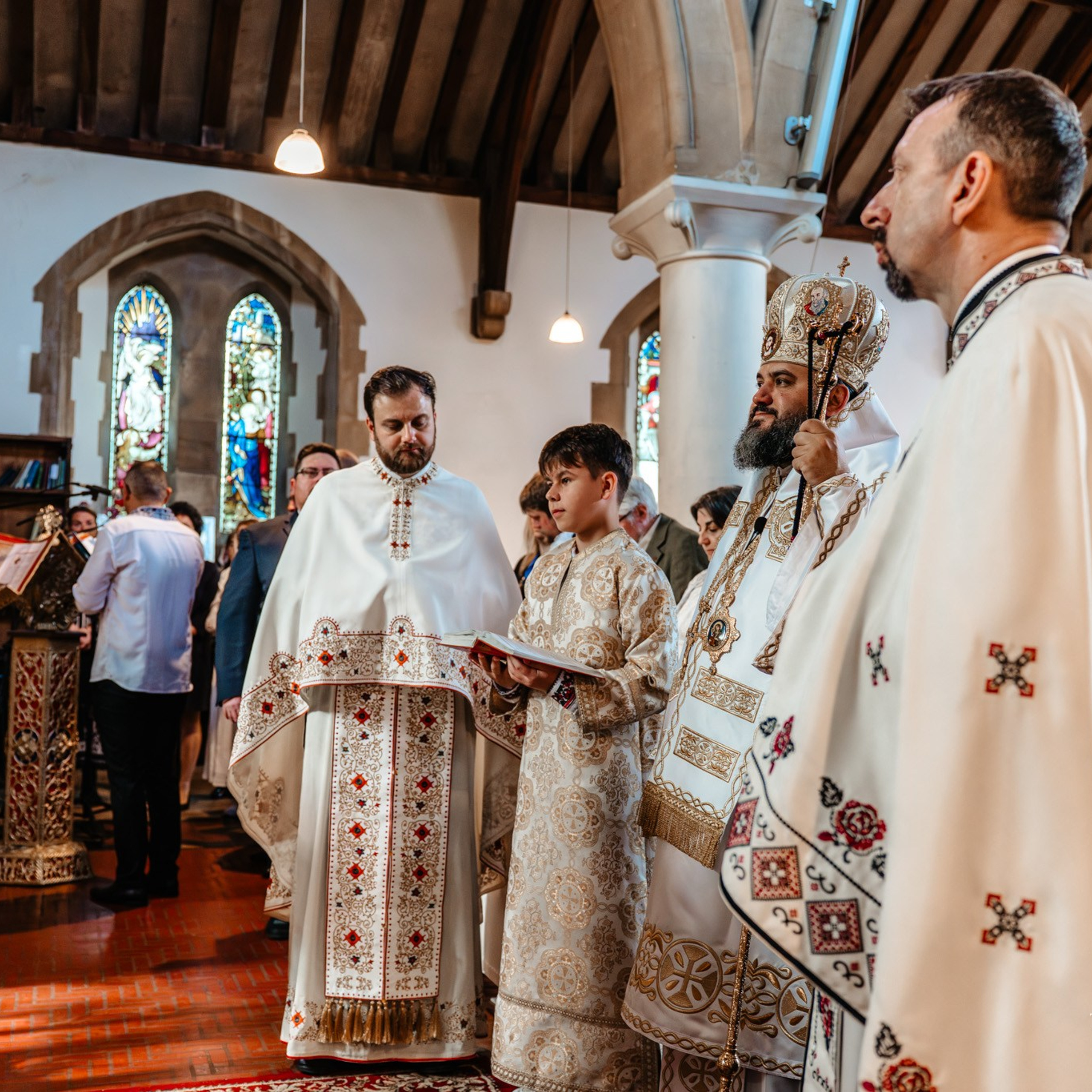 Sambata lui Lazar si Hramul la Biserica Romaneasca din Southampton — Slujba arhiereasca oficiata de PS Parinte Atanasie. TANTAN IONUT FOTO & FILM