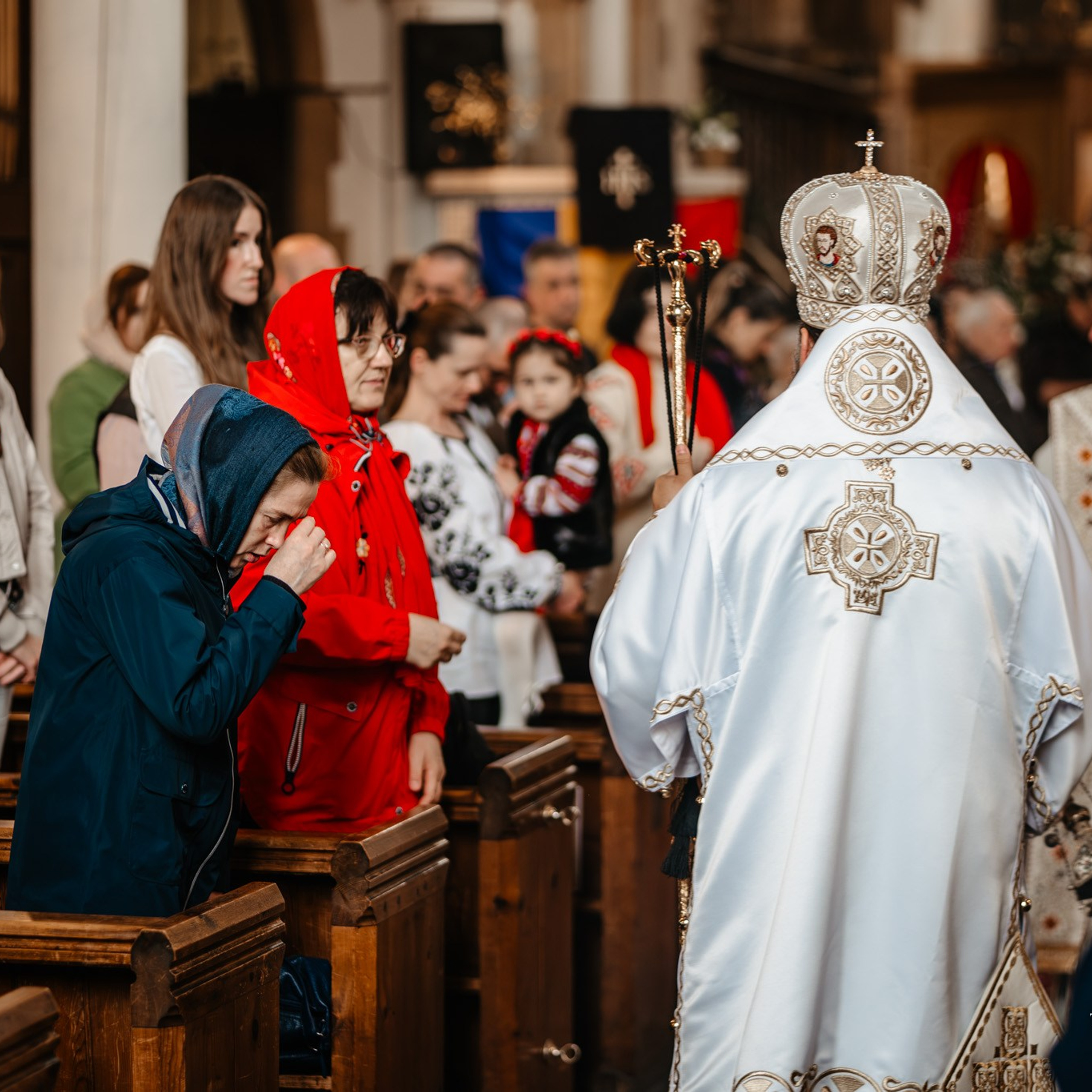 Sambata lui Lazar si Hramul la Biserica Romaneasca din Southampton — Slujba arhiereasca oficiata de PS Parinte Atanasie. TANTAN IONUT FOTO & FILM