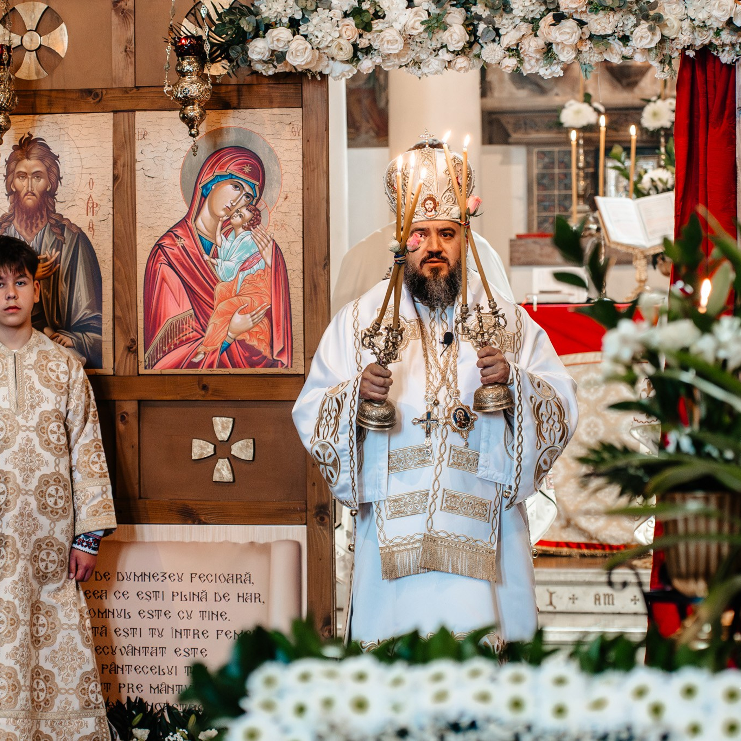 Sambata lui Lazar si Hramul la Biserica Romaneasca din Southampton — Slujba arhiereasca oficiata de PS Parinte Atanasie. TANTAN IONUT FOTO & FILM