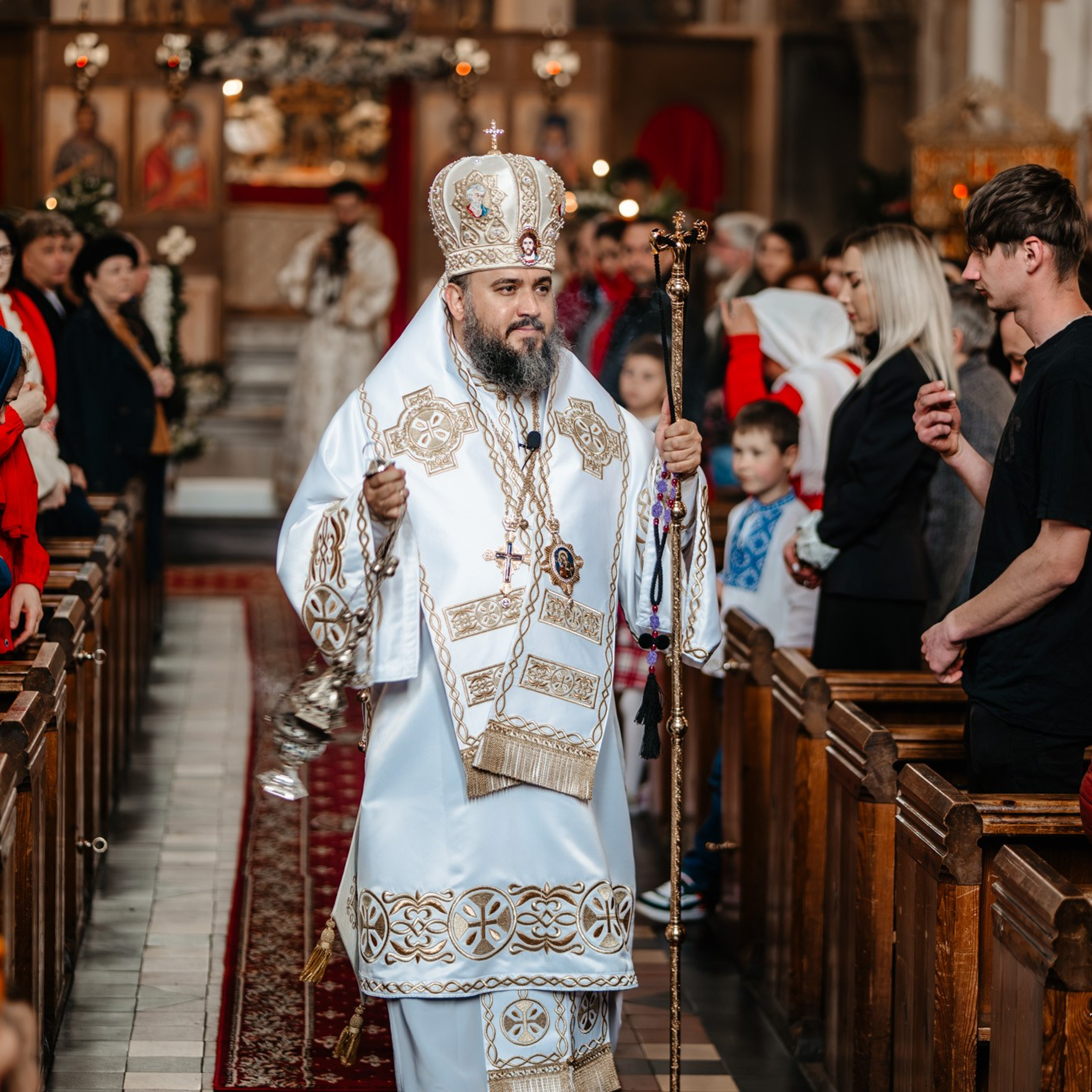 Sambata lui Lazar si Hramul la Biserica Romaneasca din Southampton — Slujba arhiereasca oficiata de PS Parinte Atanasie. TANTAN IONUT FOTO & FILM