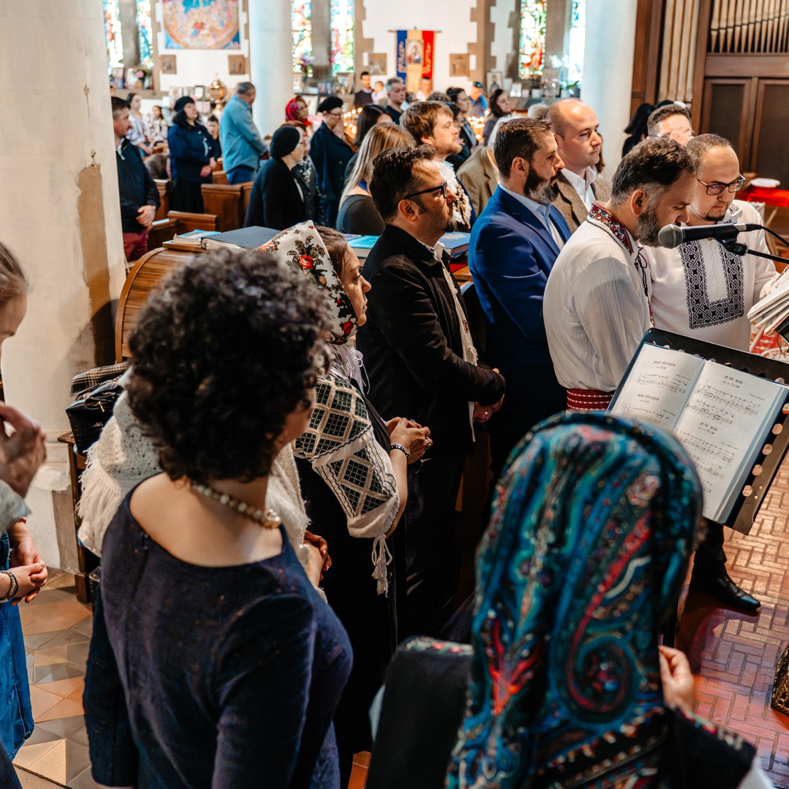 Sambata lui Lazar si Hramul la Biserica Romaneasca din Southampton — Slujba arhiereasca oficiata de PS Parinte Atanasie. TANTAN IONUT FOTO & FILM