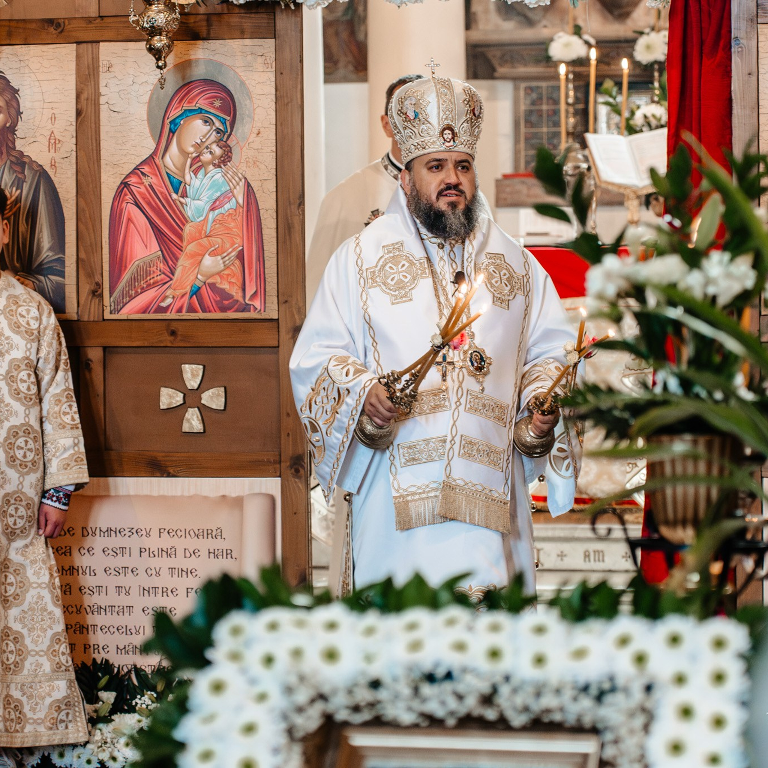 Sambata lui Lazar si Hramul la Biserica Romaneasca din Southampton — Slujba arhiereasca oficiata de PS Parinte Atanasie. TANTAN IONUT FOTO & FILM