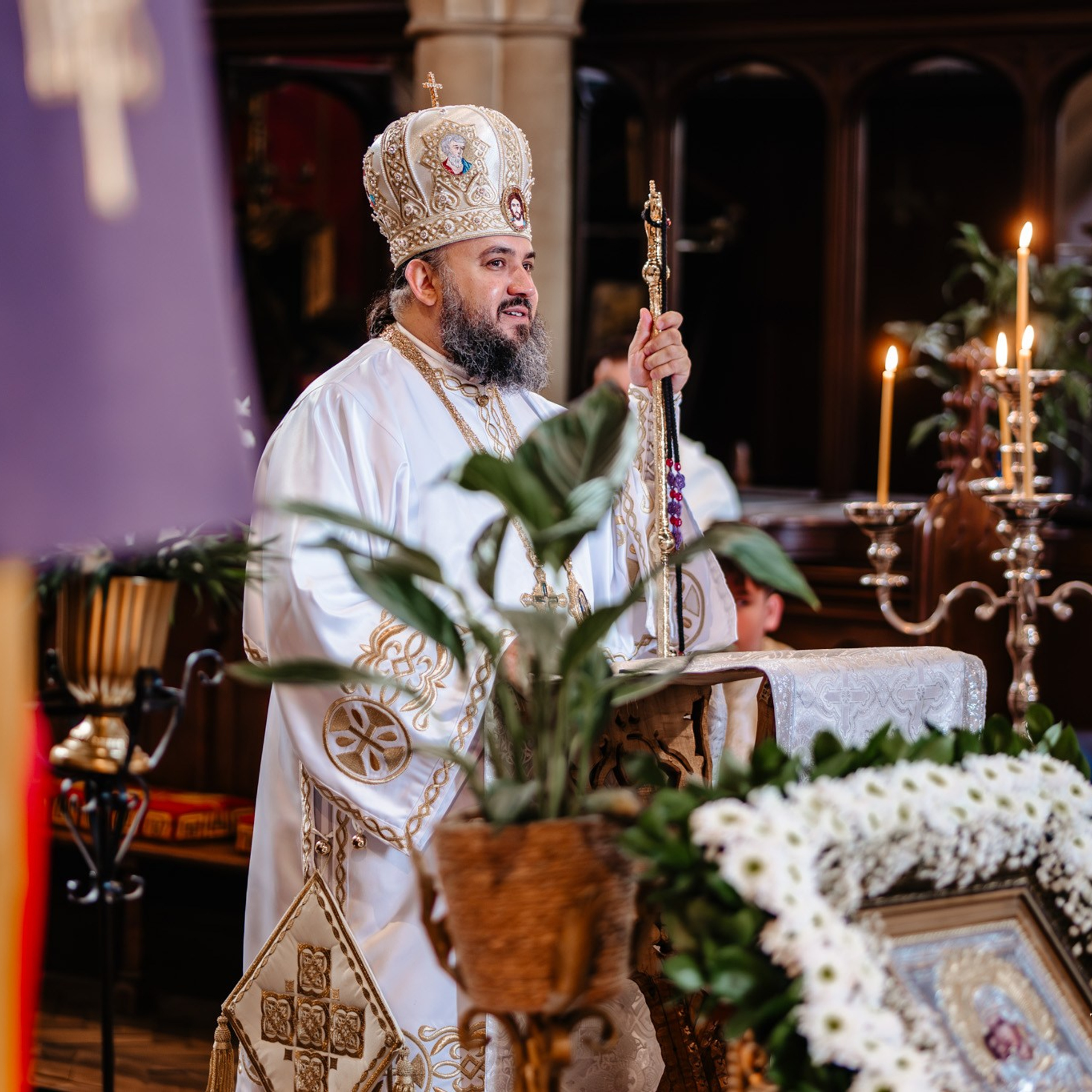Sambata lui Lazar si Hramul la Biserica Romaneasca din Southampton — Slujba arhiereasca oficiata de PS Parinte Atanasie. TANTAN IONUT FOTO & FILM