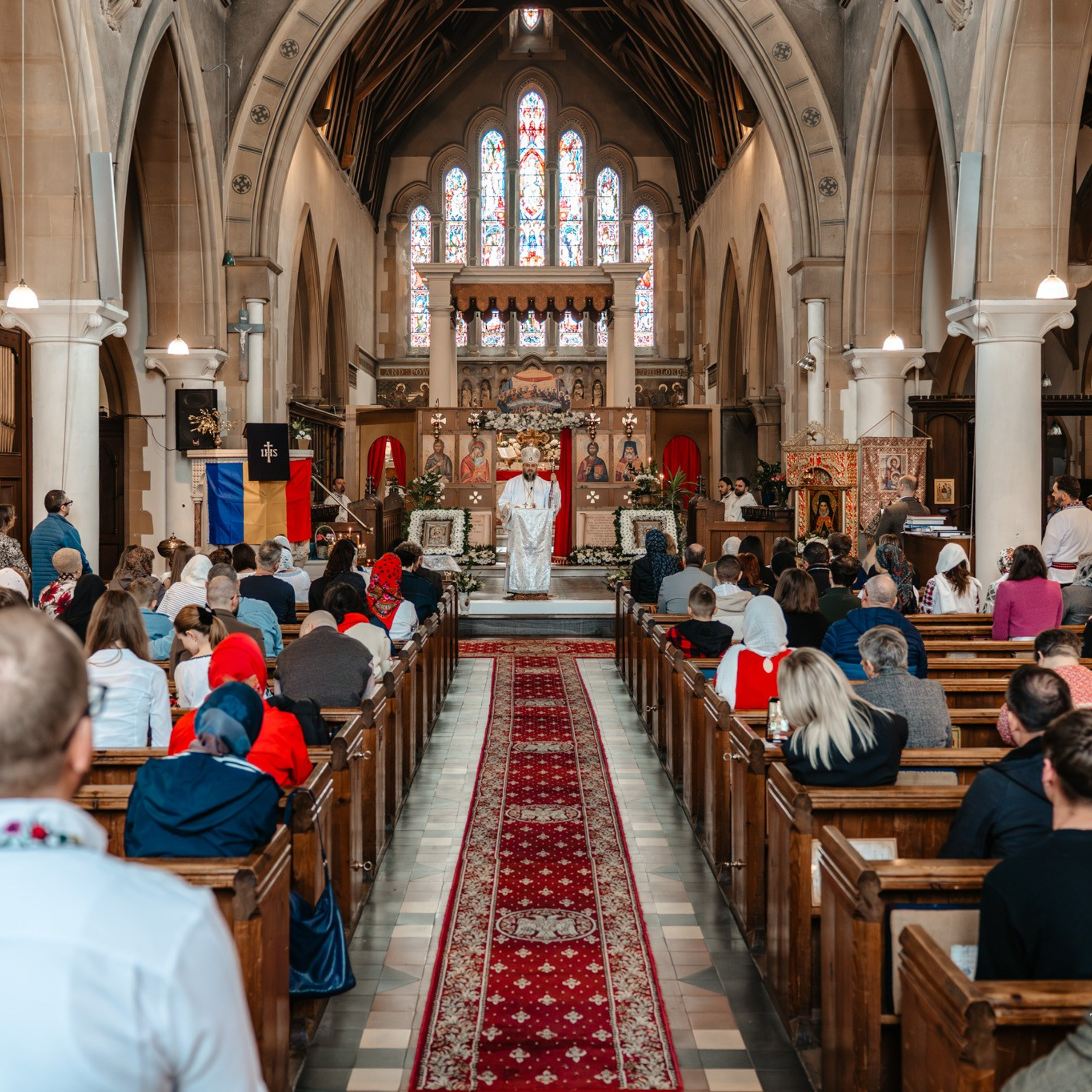 Sambata lui Lazar si Hramul la Biserica Romaneasca din Southampton — Slujba arhiereasca oficiata de PS Parinte Atanasie. TANTAN IONUT FOTO & FILM