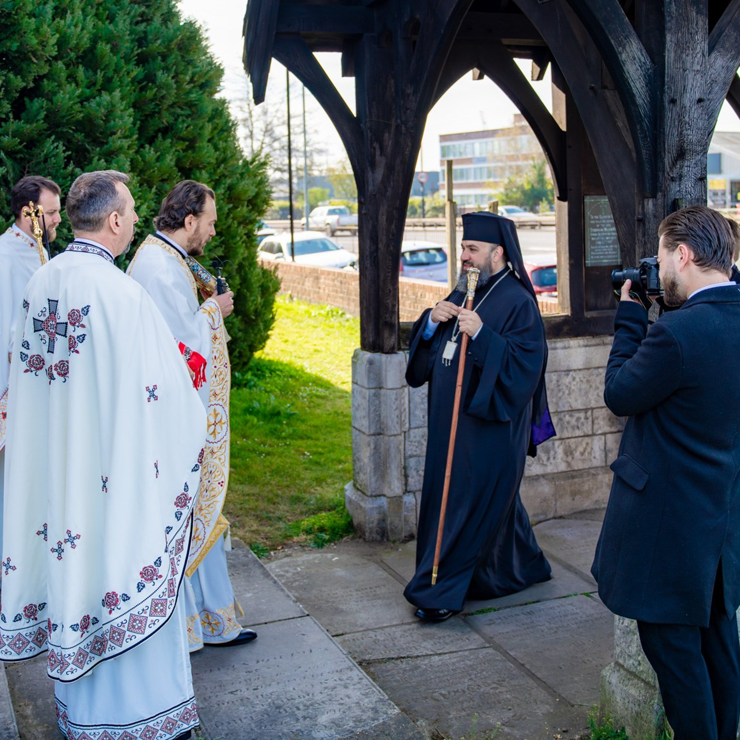 Sambata lui Lazar si Hramul la Biserica Romaneasca din Southampton — Slujba arhiereasca oficiata de PS Parinte Atanasie. TANTAN IONUT FOTO & FILM