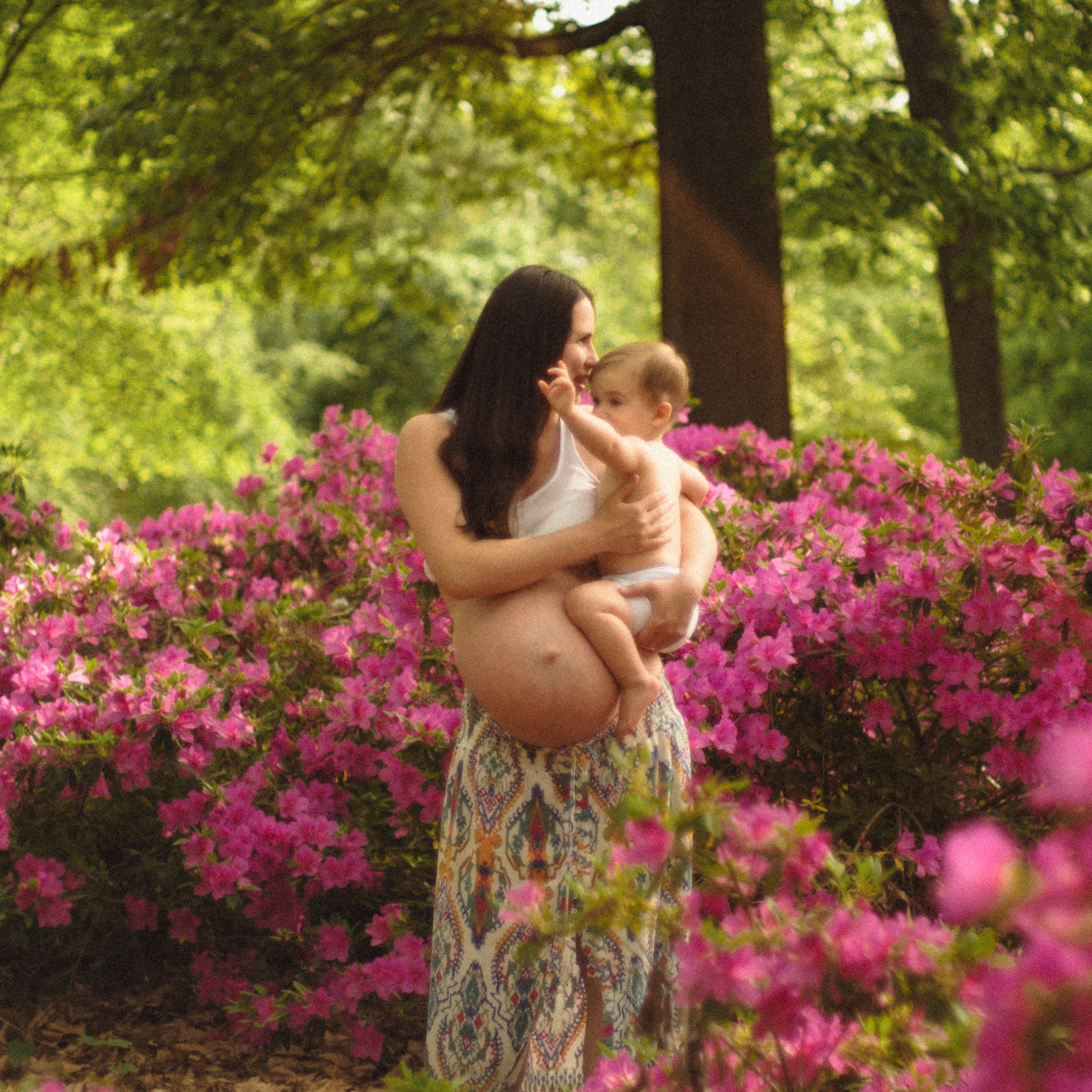 Why Maternity Photos Matter | Richmond VA Photographer. Family Photographer Anna Dobrovolskaia | Richmond, VA