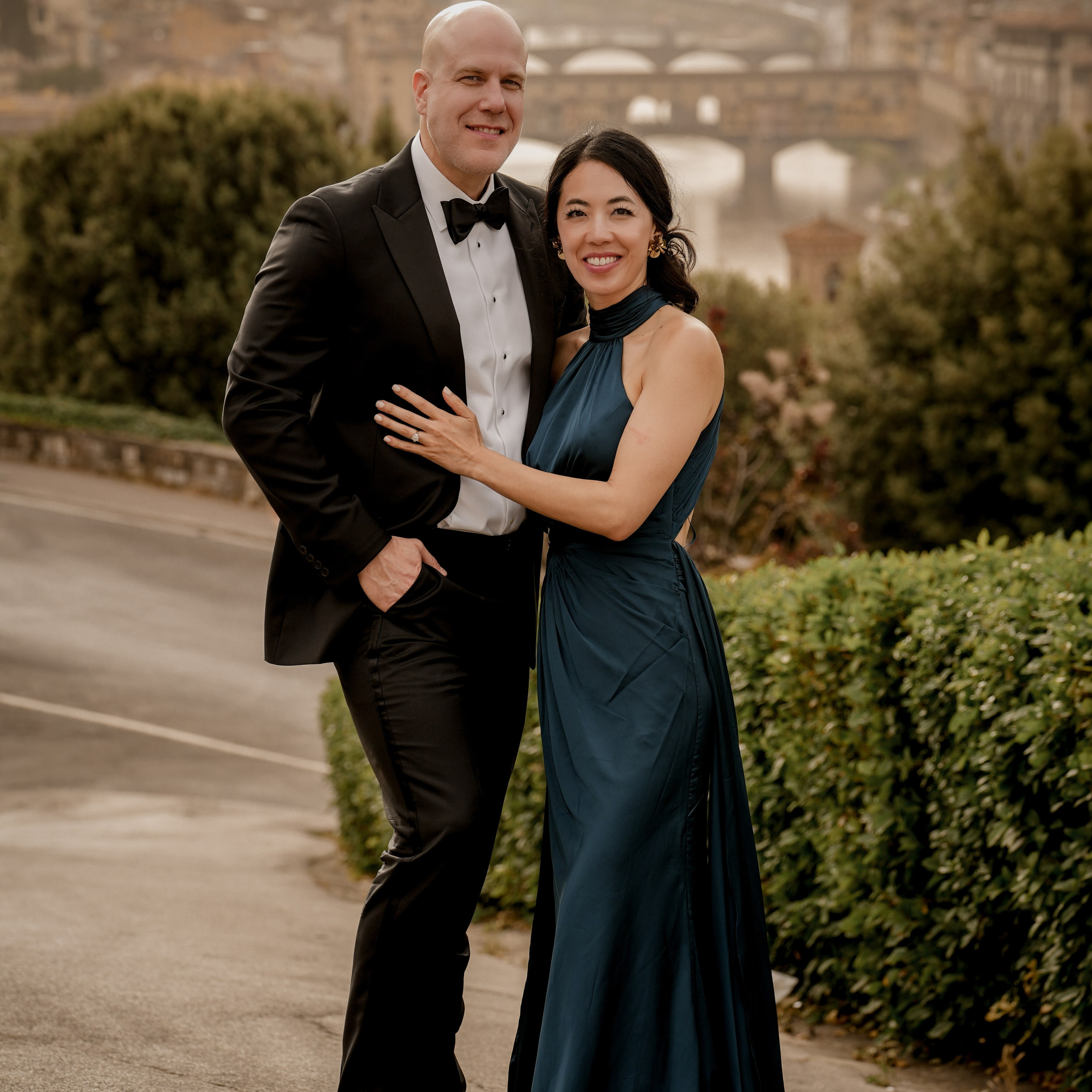 Classic Photoshoot Duomo & pz Michelangelo. Wedding Photographer in Italy