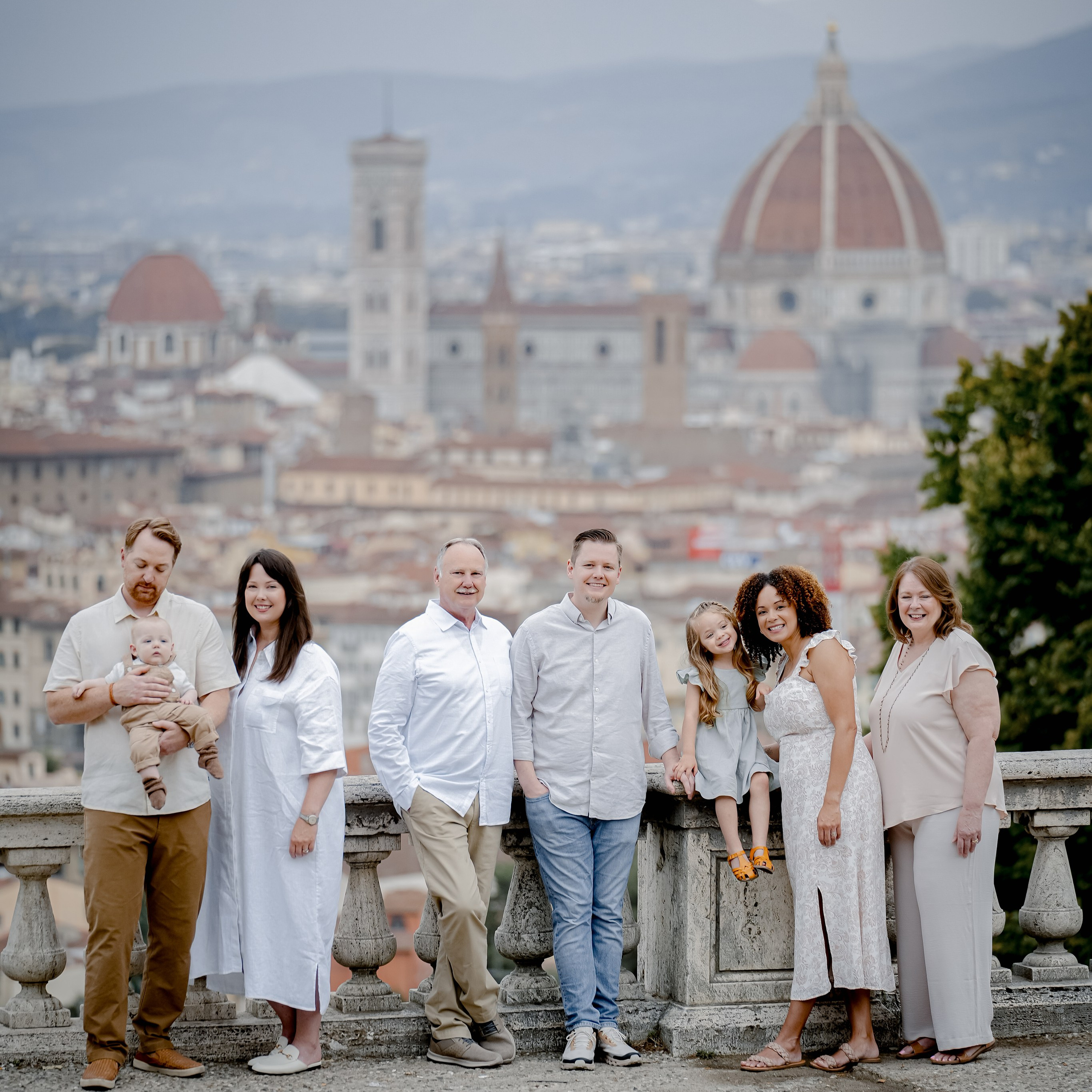 Classic Photoshoot Duomo & pz Michelangelo. Wedding Photographer in Italy