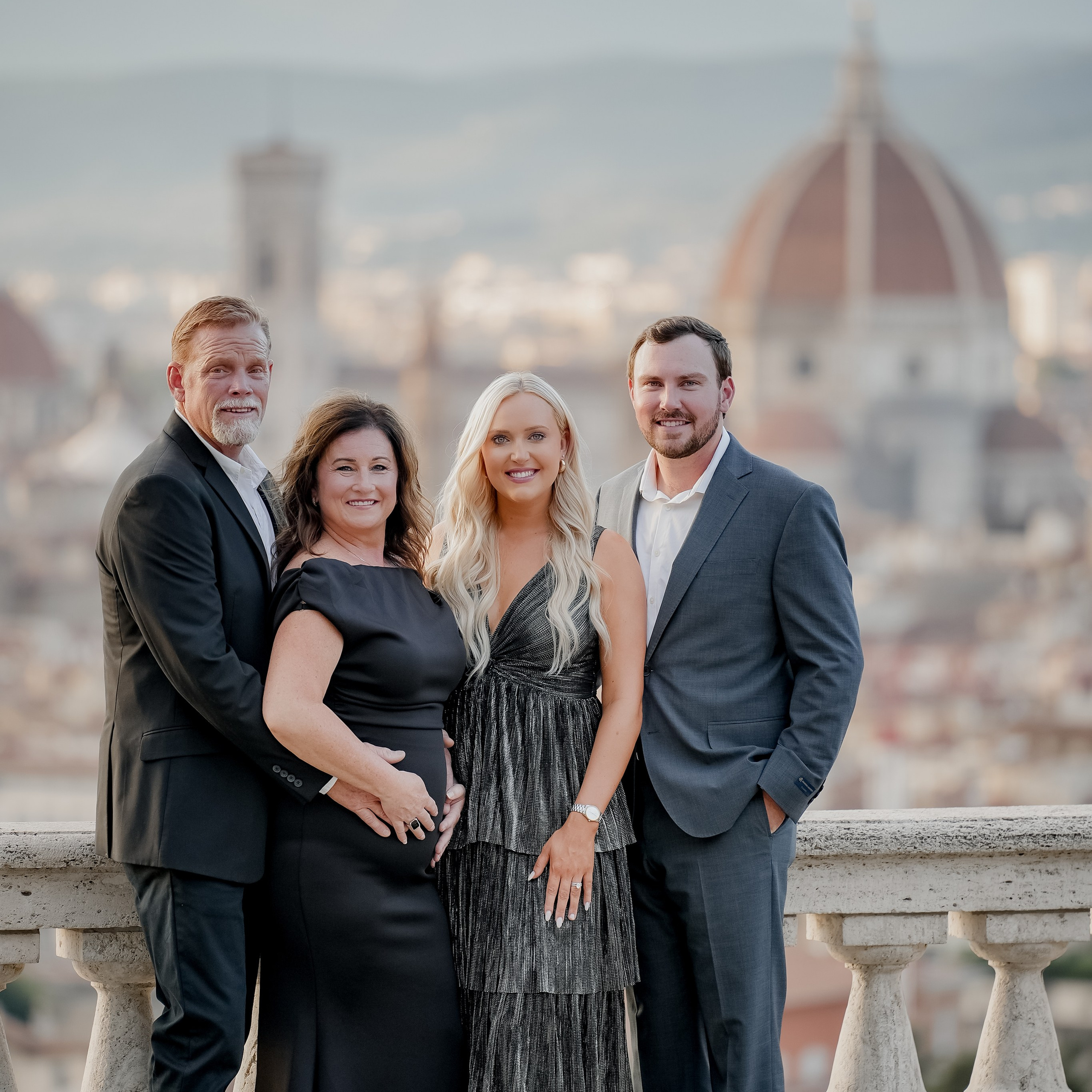 Classic Photoshoot Duomo & pz Michelangelo. Wedding Photographer in Italy