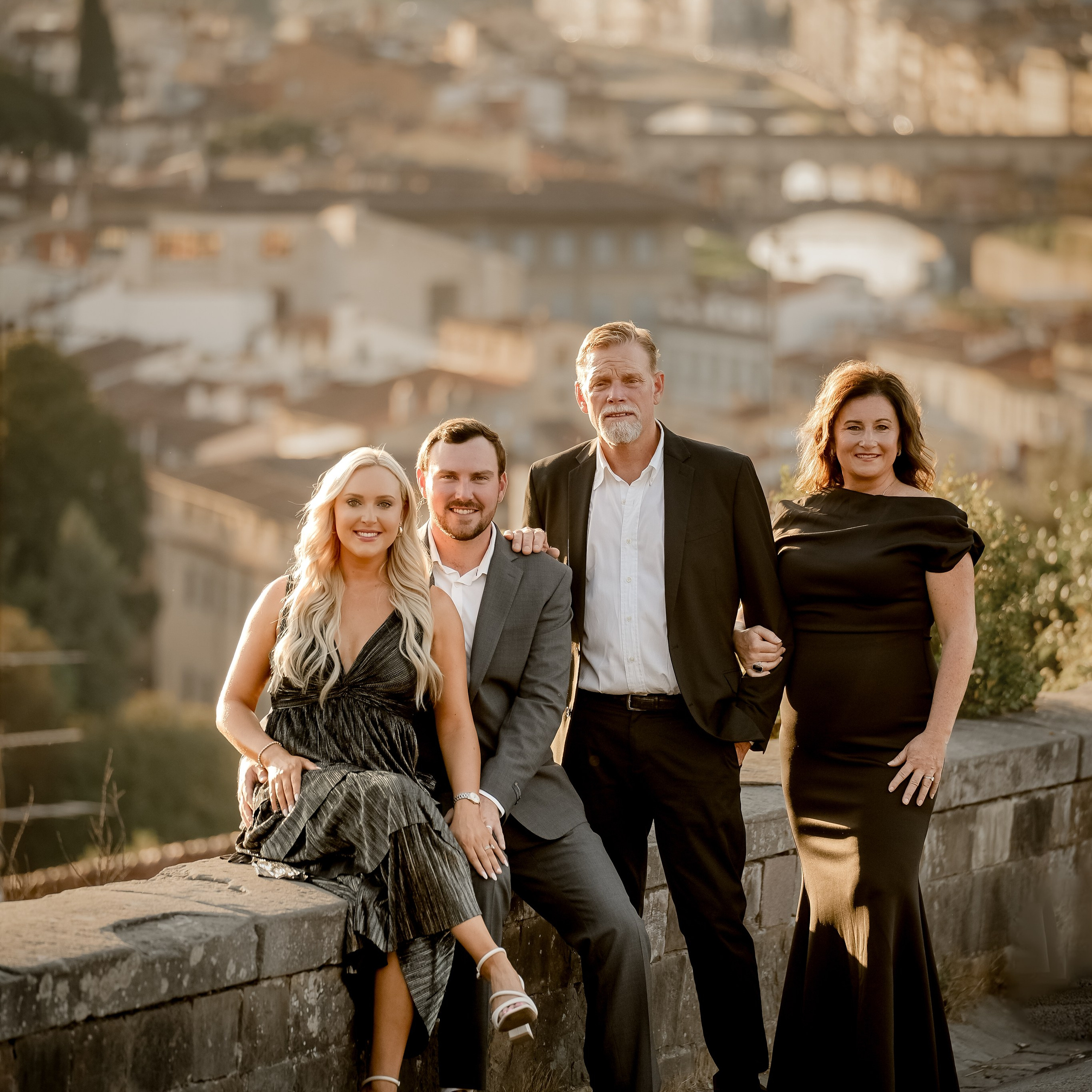 Classic Photoshoot Duomo & pz Michelangelo. Wedding Photographer in Italy