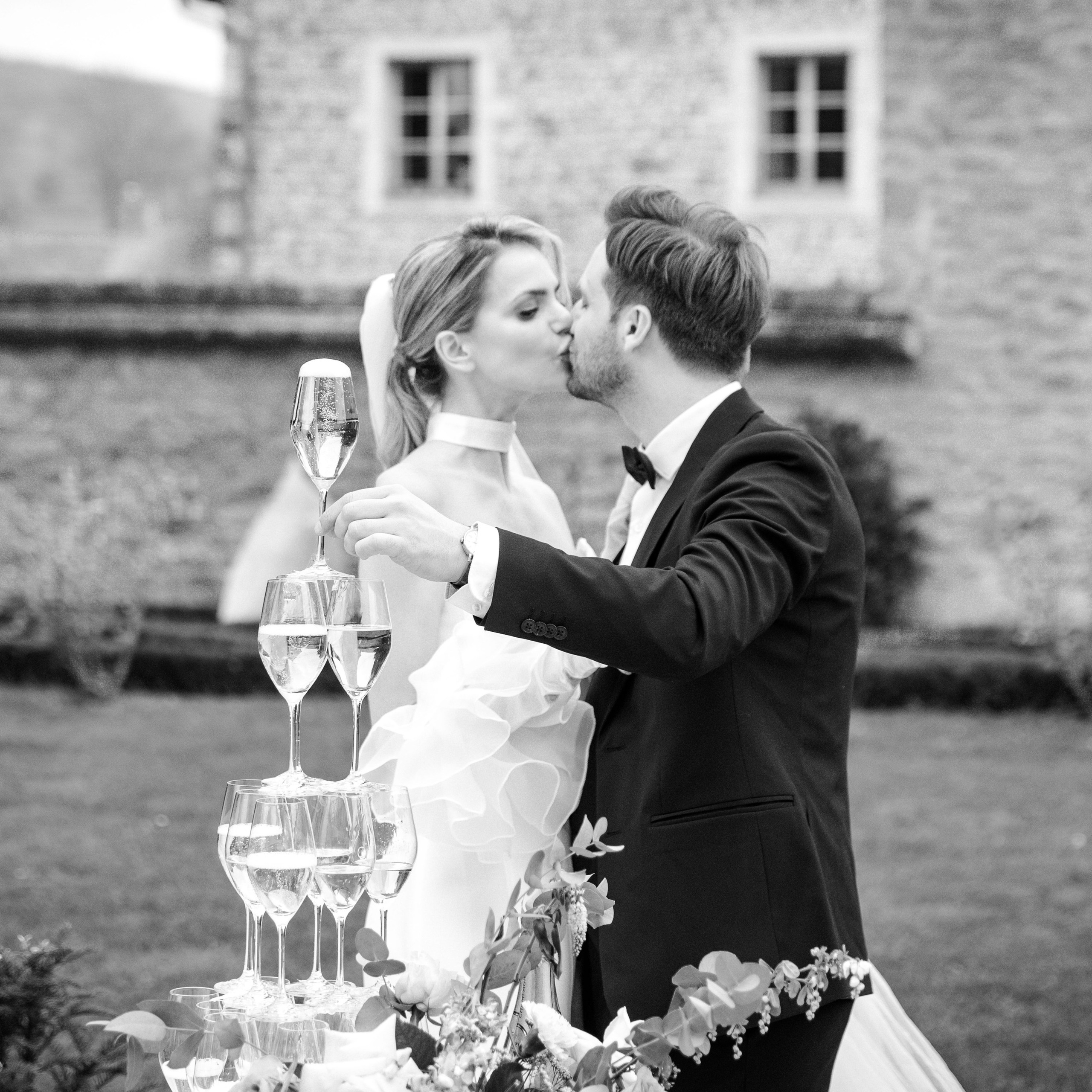 Top 10 Destination Wedding Venues in Barcelona & Catalonia. Wedding Photographer in Barcelona | Lana Alekhina