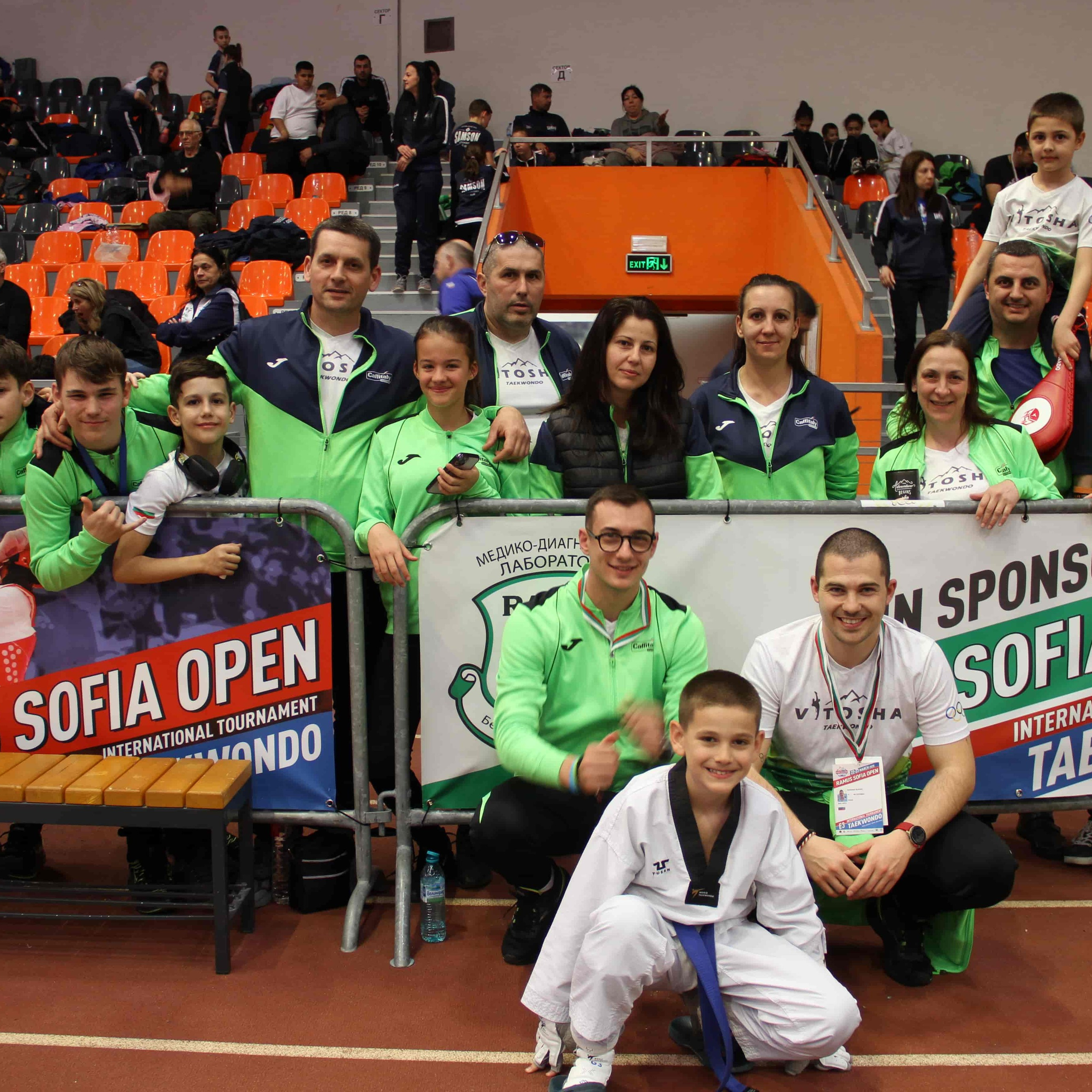 BACKSTAGE фотография