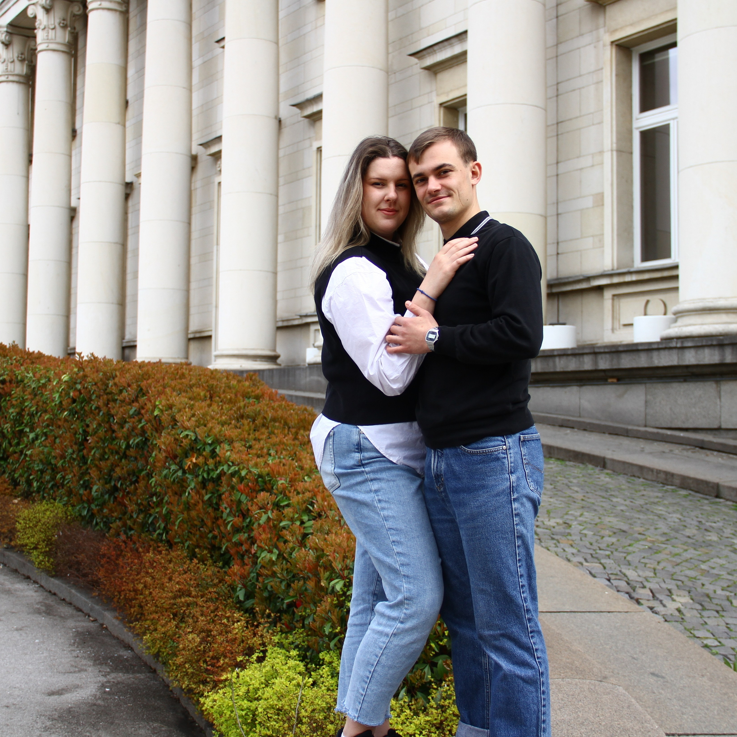 Фотография на ВЛЮБЕНИ ДВОЙКИ