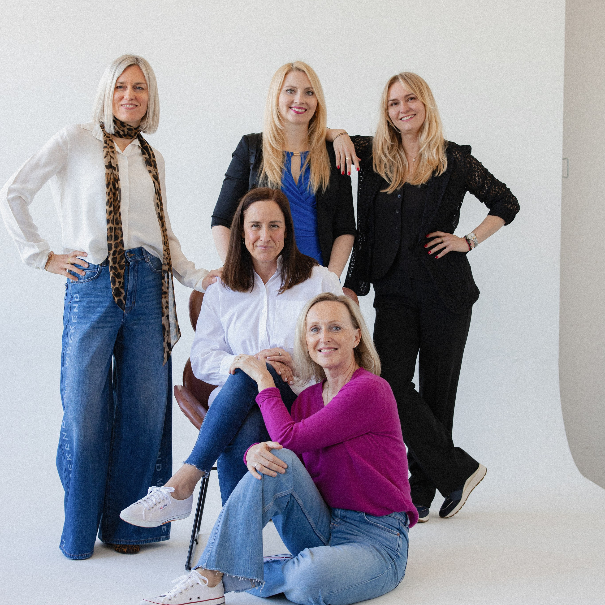 WORKSHOPS. Dana Lišková — Empathetic Photographer | Introspective Artist |Neurodivergent Coach | Founder of Artepy.cz