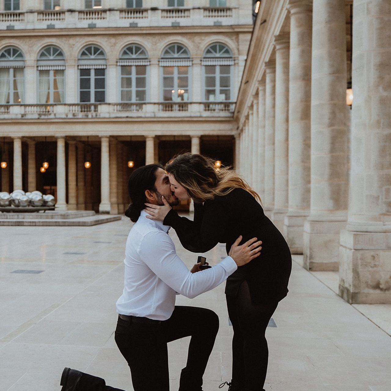 Proposal photo-shoot. Photographer in Paris Yulia Shkadina | Couples, engagement, pre-wedding, individual photo-shoots in Paris at the best locations