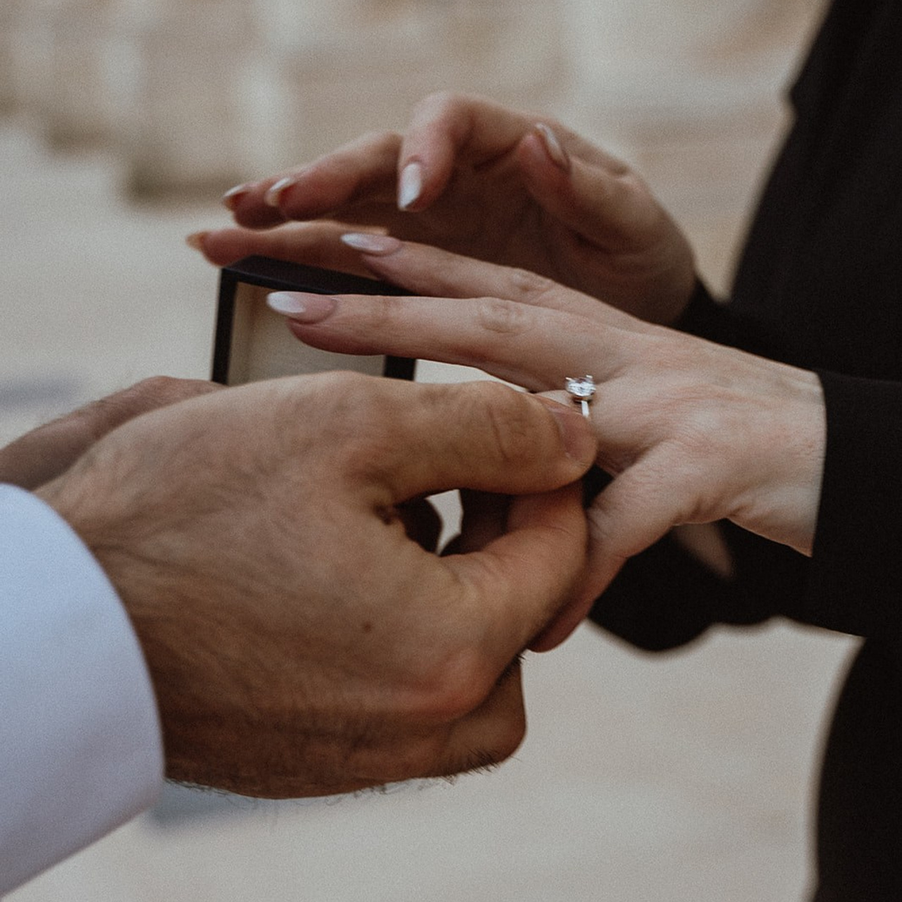 Proposal photo-shoot. Photographer in Paris Yulia Shkadina | Couples, engagement, pre-wedding, individual photo-shoots in Paris at the best locations