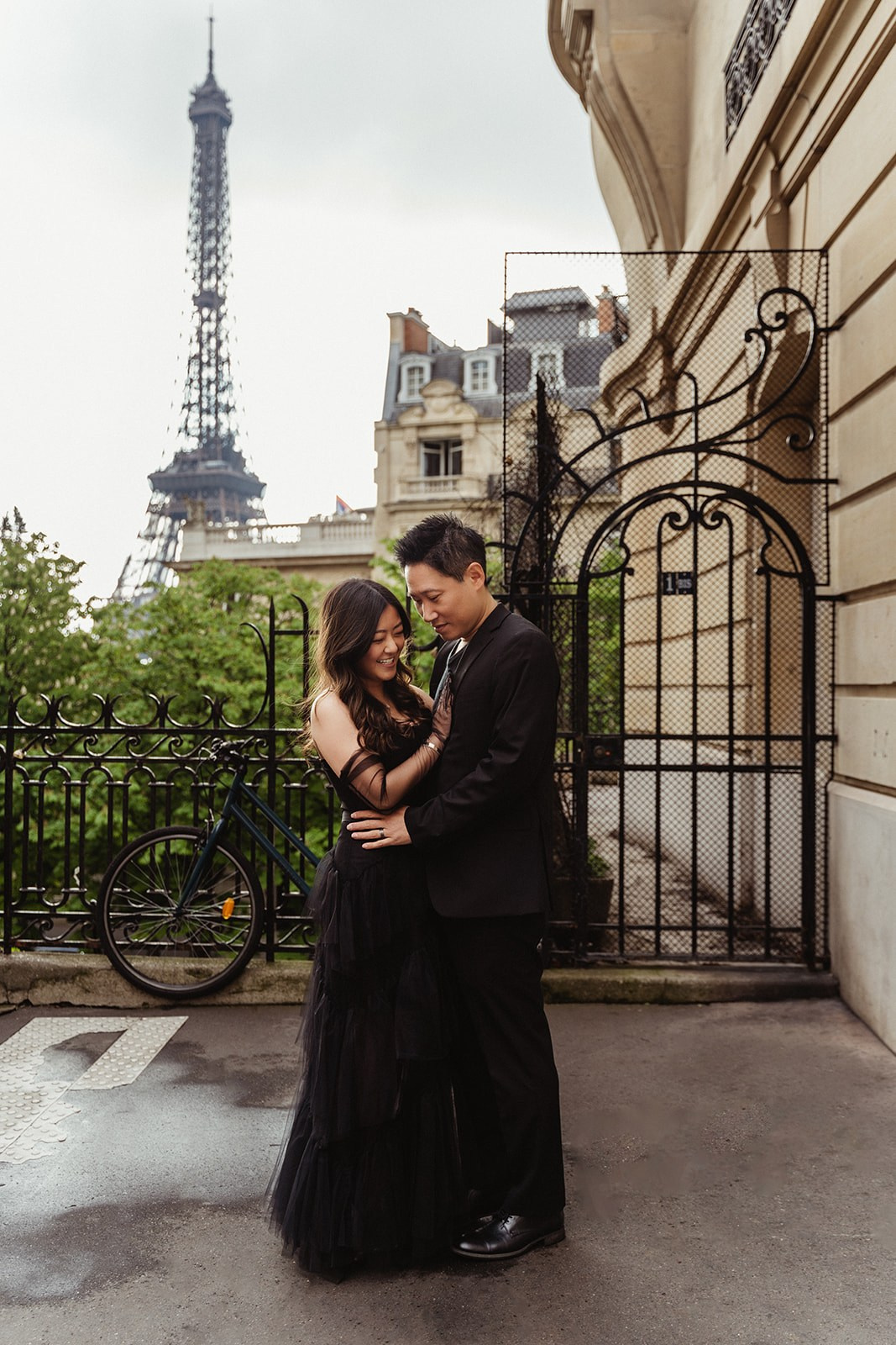 Photographer in Paris Yulia Shkadina | Couples, engagement, pre-wedding, individual photo-shoots in Paris at the best locations